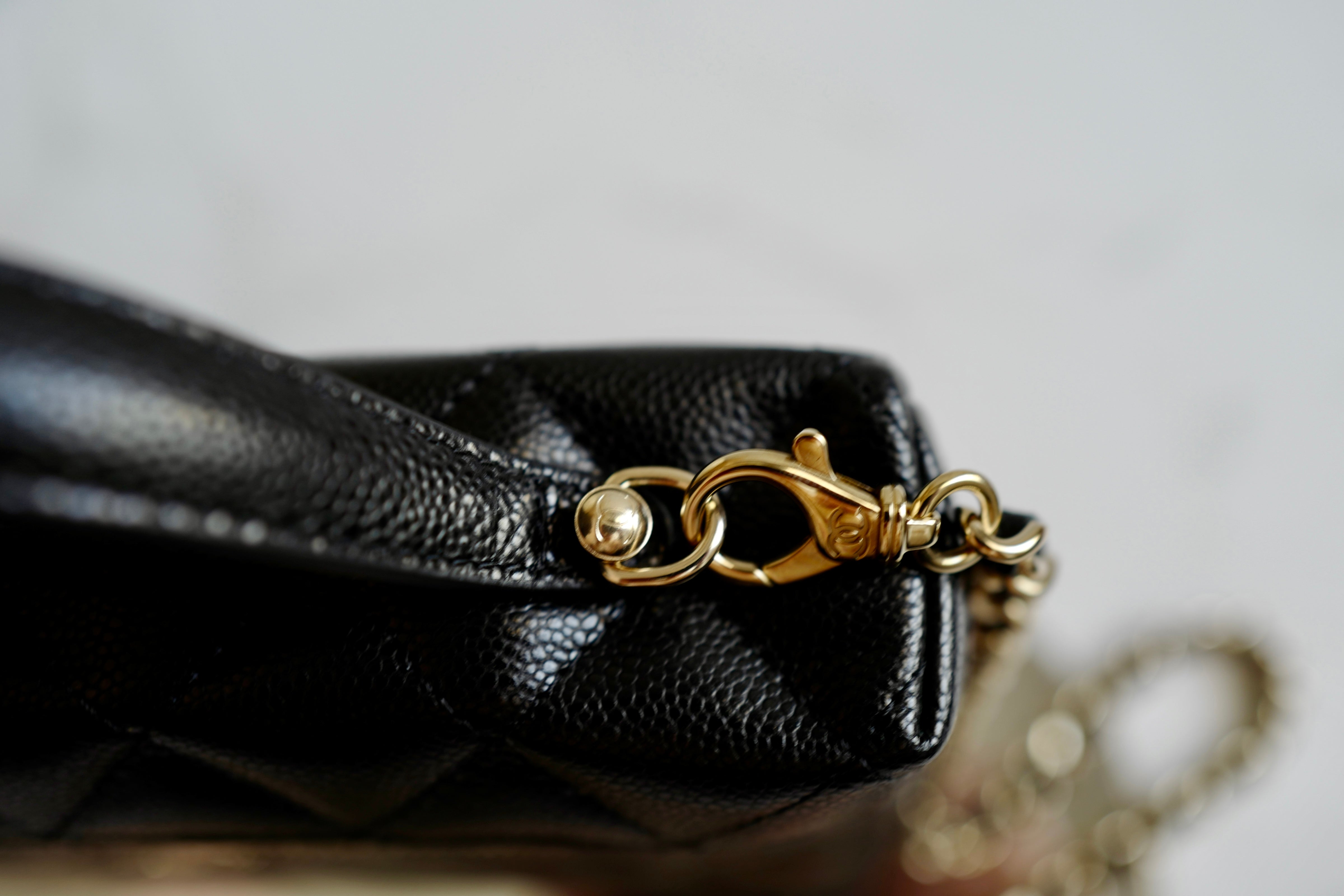 CHANEL① NEW Chanel Spring-Summer 2025 25P Long Chain Vanity Case L19 – Black C