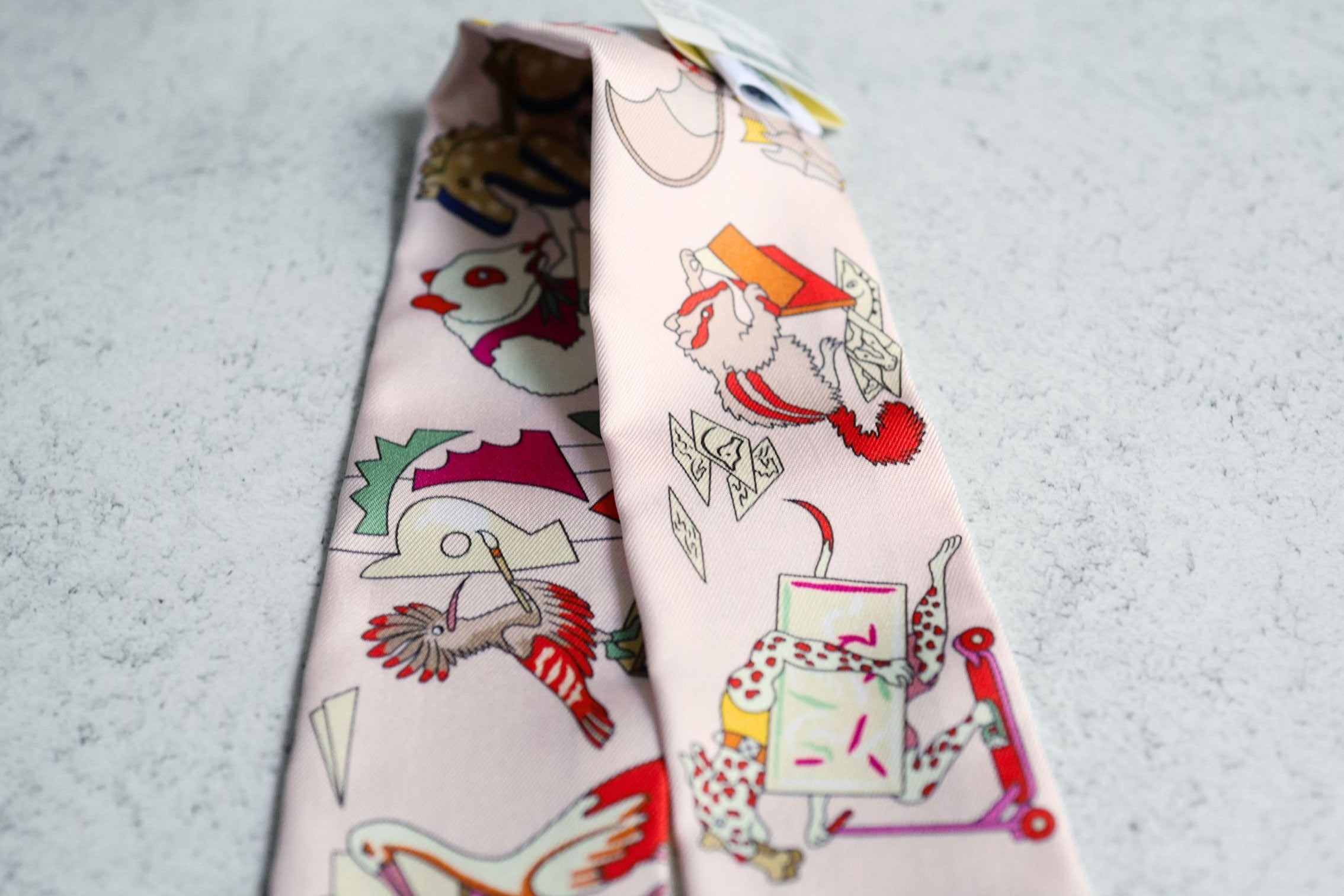 Hermès Academia Hippica Twilly Rose Nacre / Vert Amande / Multicolore 100% Silk