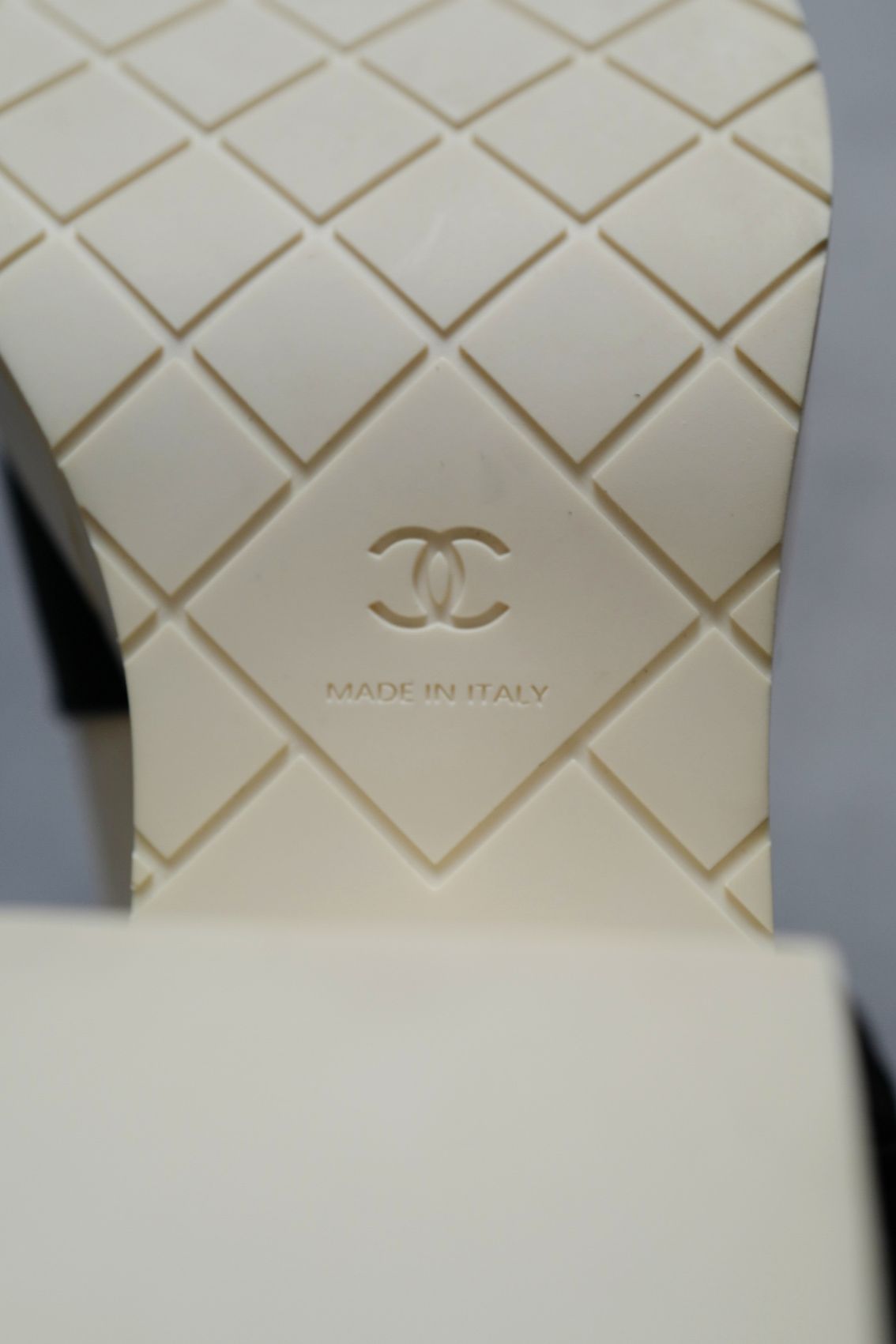 BNIB CHANEL 23C Ivory/Black Crystal CC Logo Moccasin Loafers 37.5