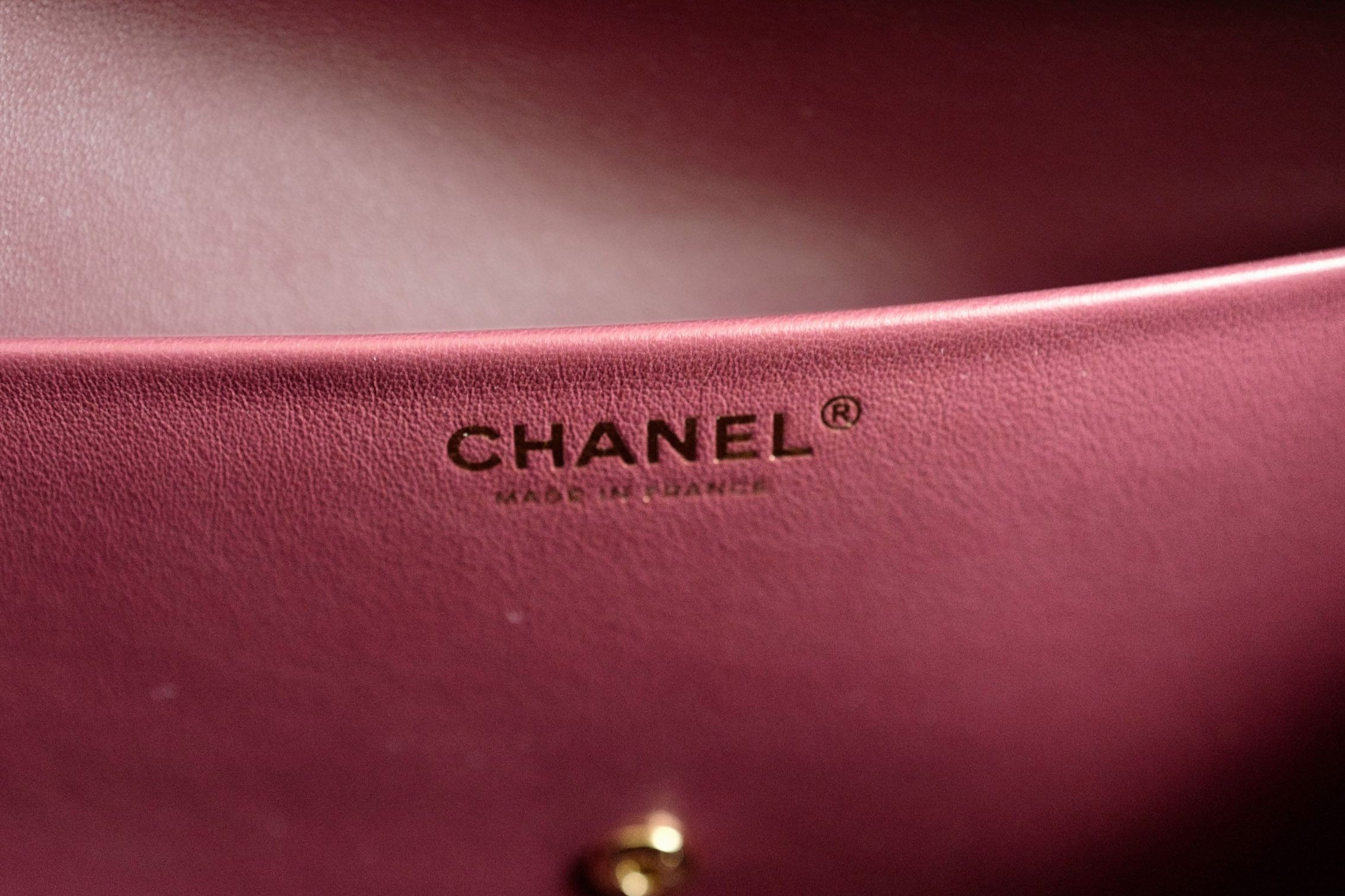 Chanel 26S Maxi 32 Flapbag "Matthieu Blazy" Black Grained Calfskin Gold Hardware