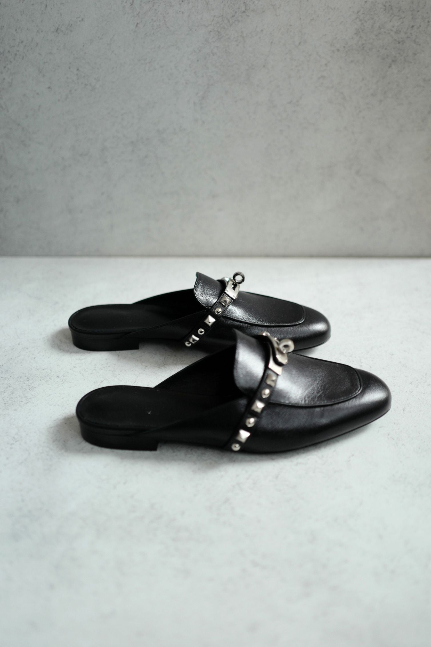 BNIB Hermes Mule Femme OZ Chevre/ Clous Noir 38