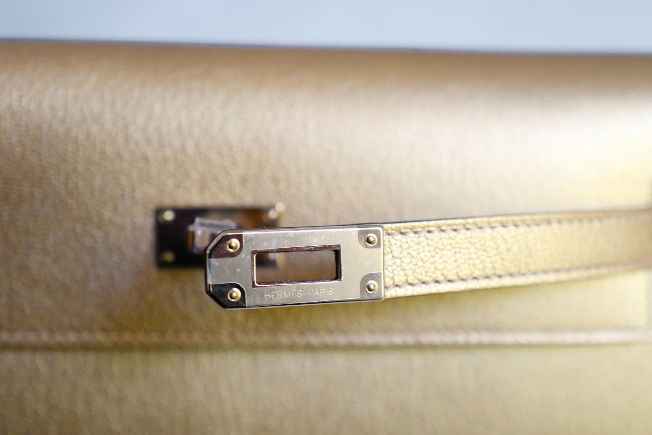 Hermès Kelly Classique To Go Wallet Gold Chamkilight Permabrass Hardware G Stamp