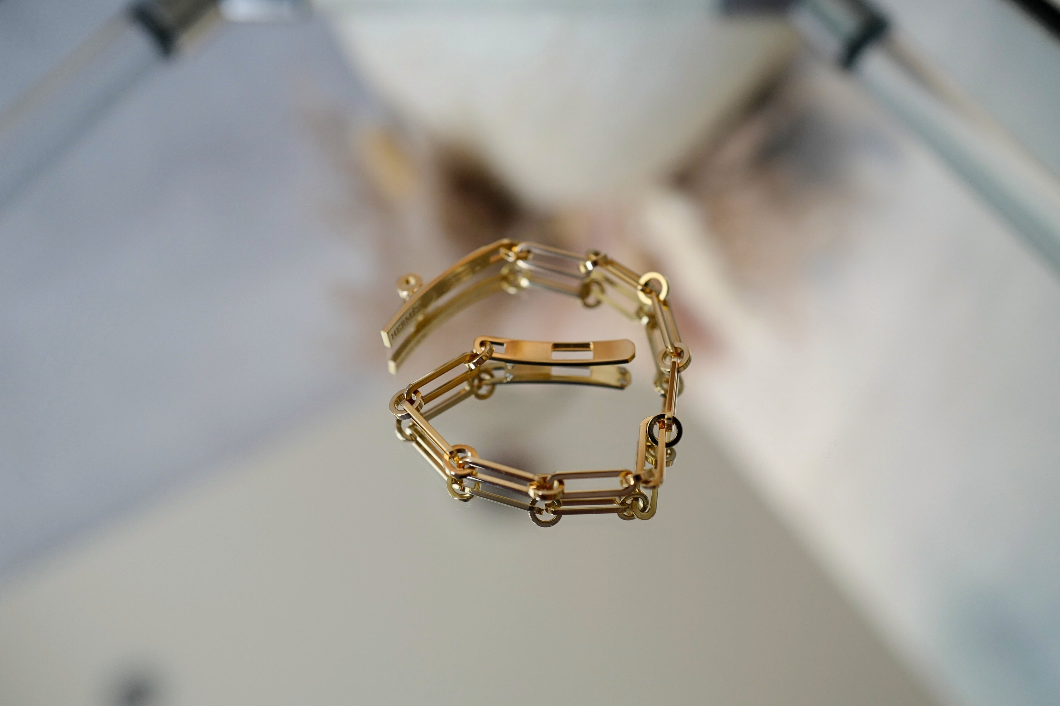 NEW Hermès Kelly Chaine Bracelet Small Model Yellow Gold with Diamonds
