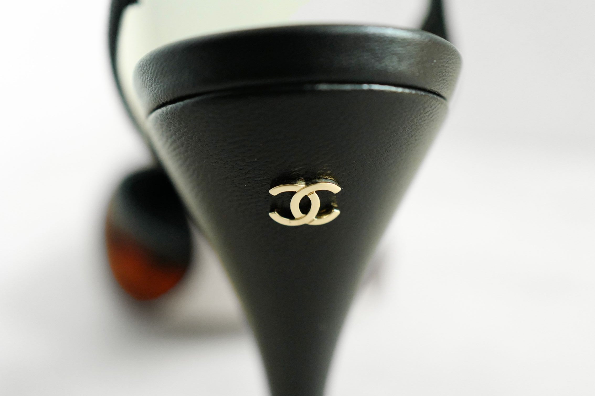 Chanel 26A Métiers d’Art Matthieu Blazy Slingback Heels Leopard size 38.5