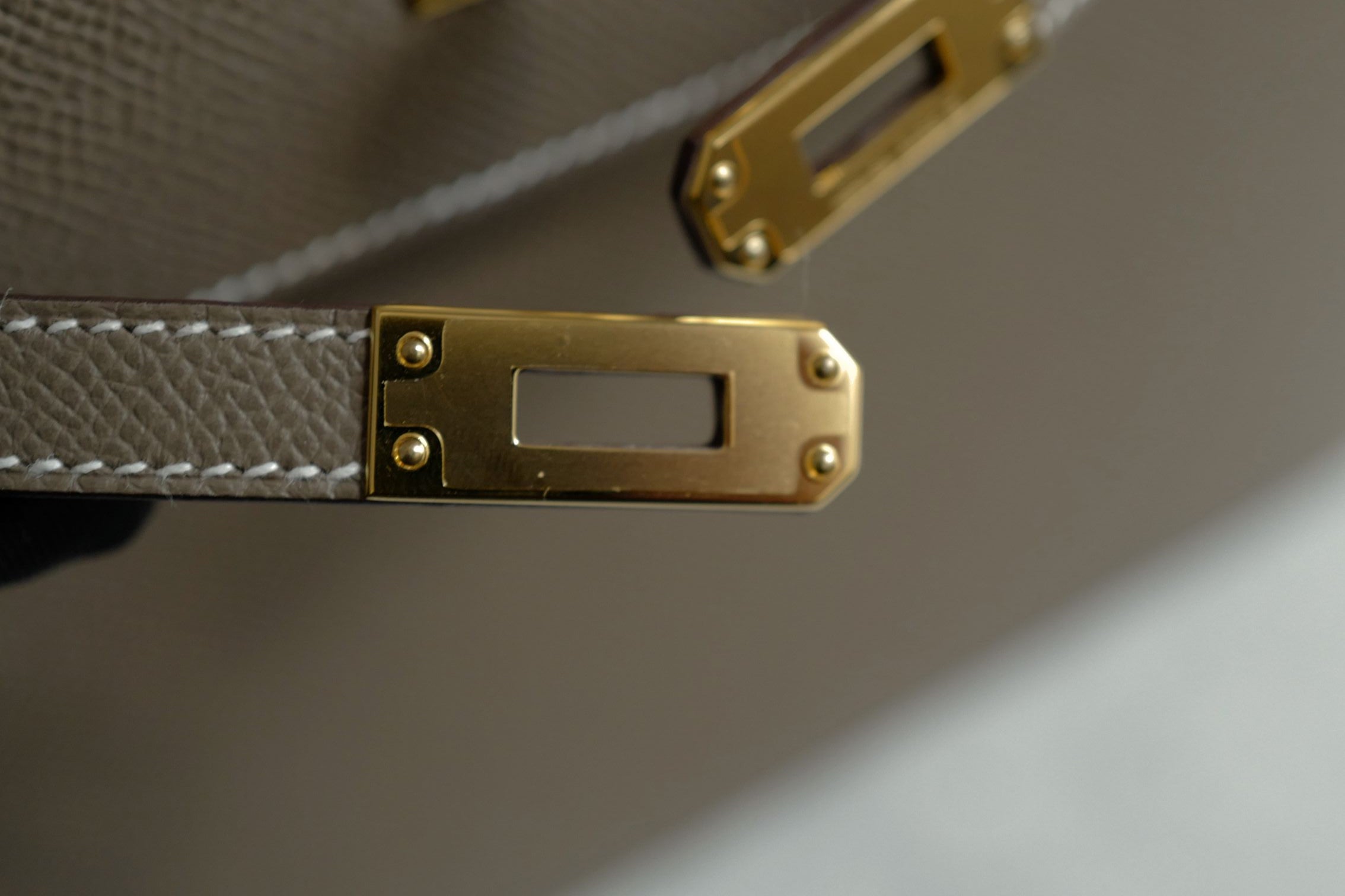 BNIB Hermes Kelly 25 Etoupe Epsom Sellier Gold Hardware G Stamp 2026