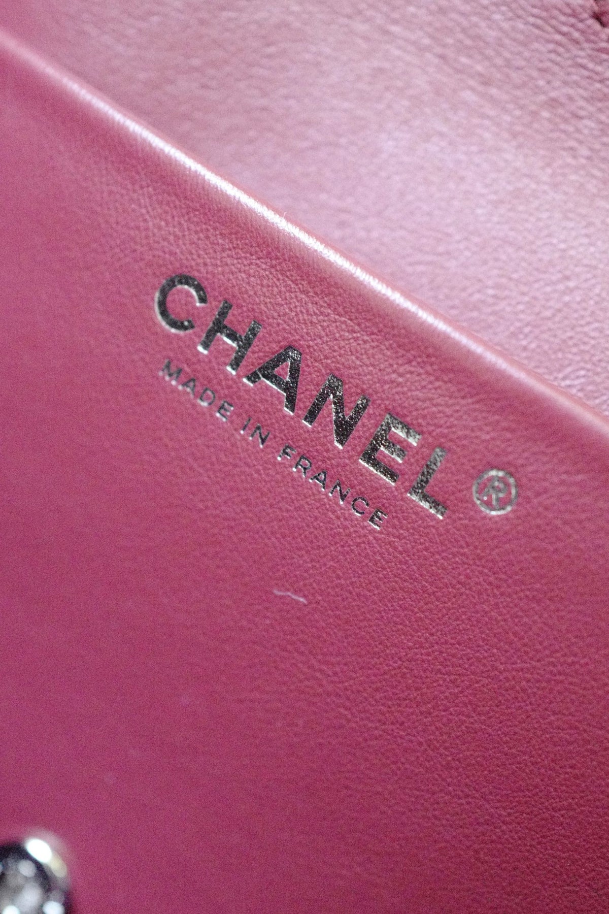 NEW Chanel 26S Maxi 32 Flapbag Black Grained Calfskin Silver Hardware