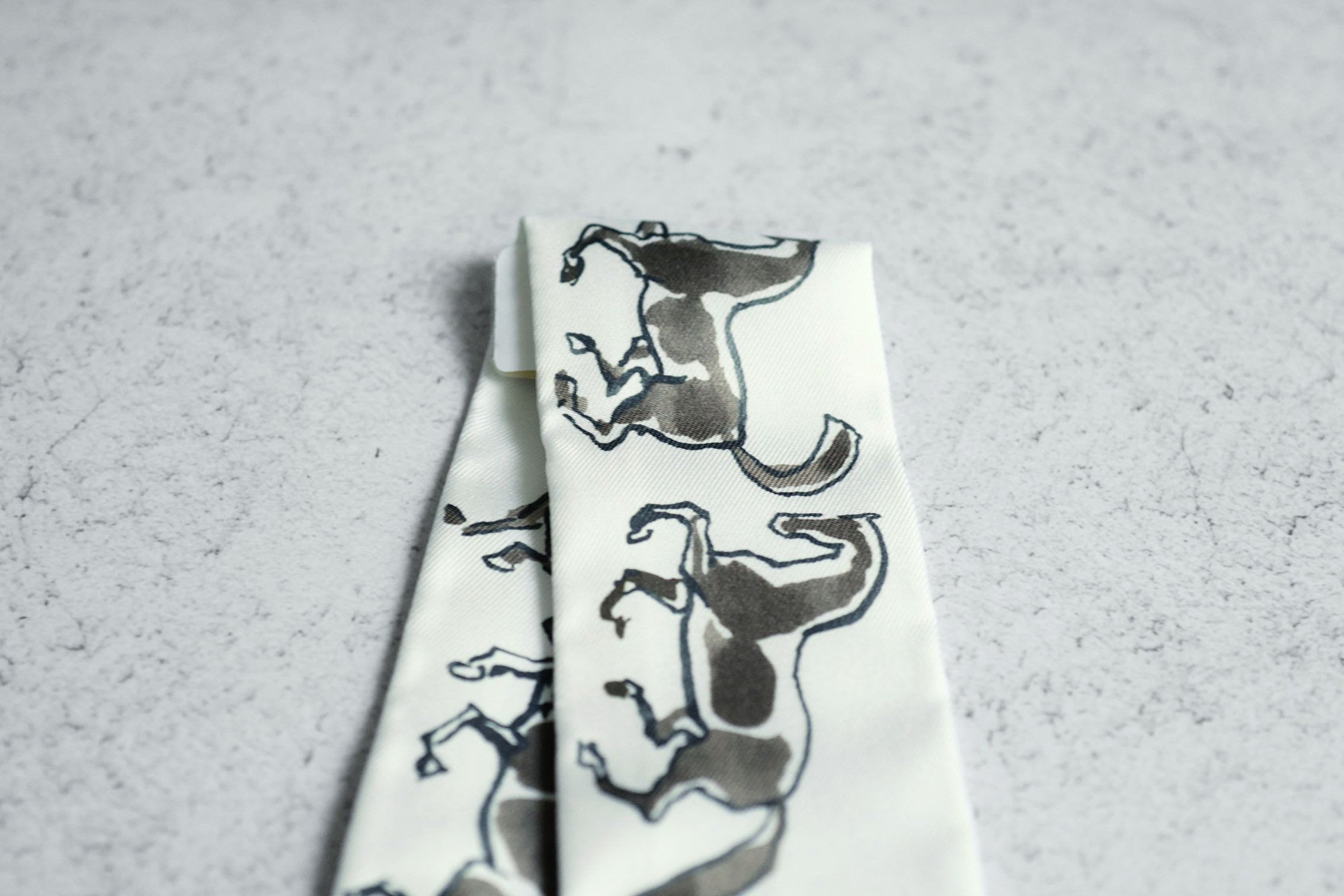 Hermès Chevaux en Liberte Twilly Blanc / Vert de Gris / Bronze 100% Silk