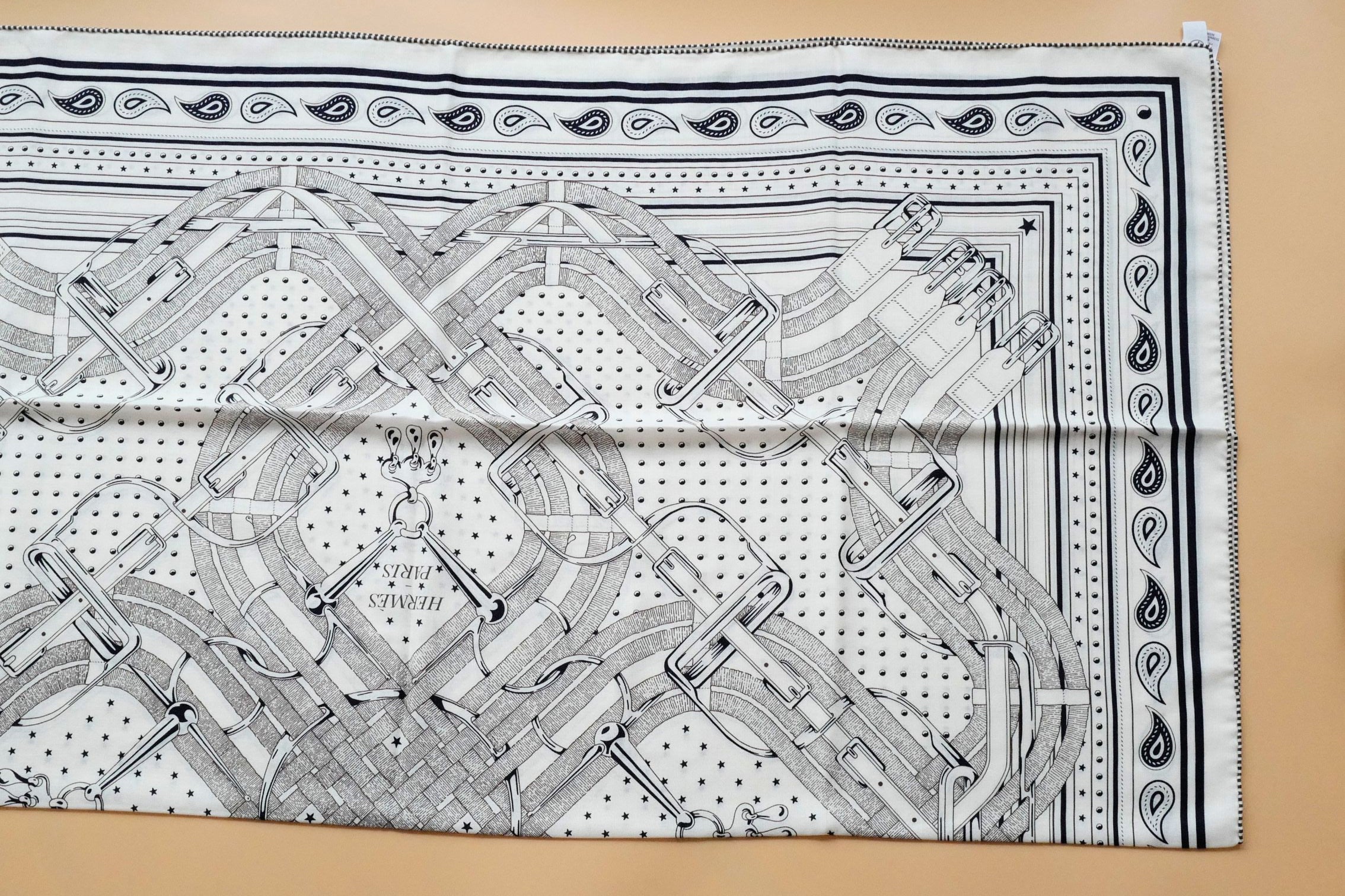 Hermès Mors a Jouets Bandana Shawl 140 Blanc/Bleu Marine/Ébène Cashmere Silk