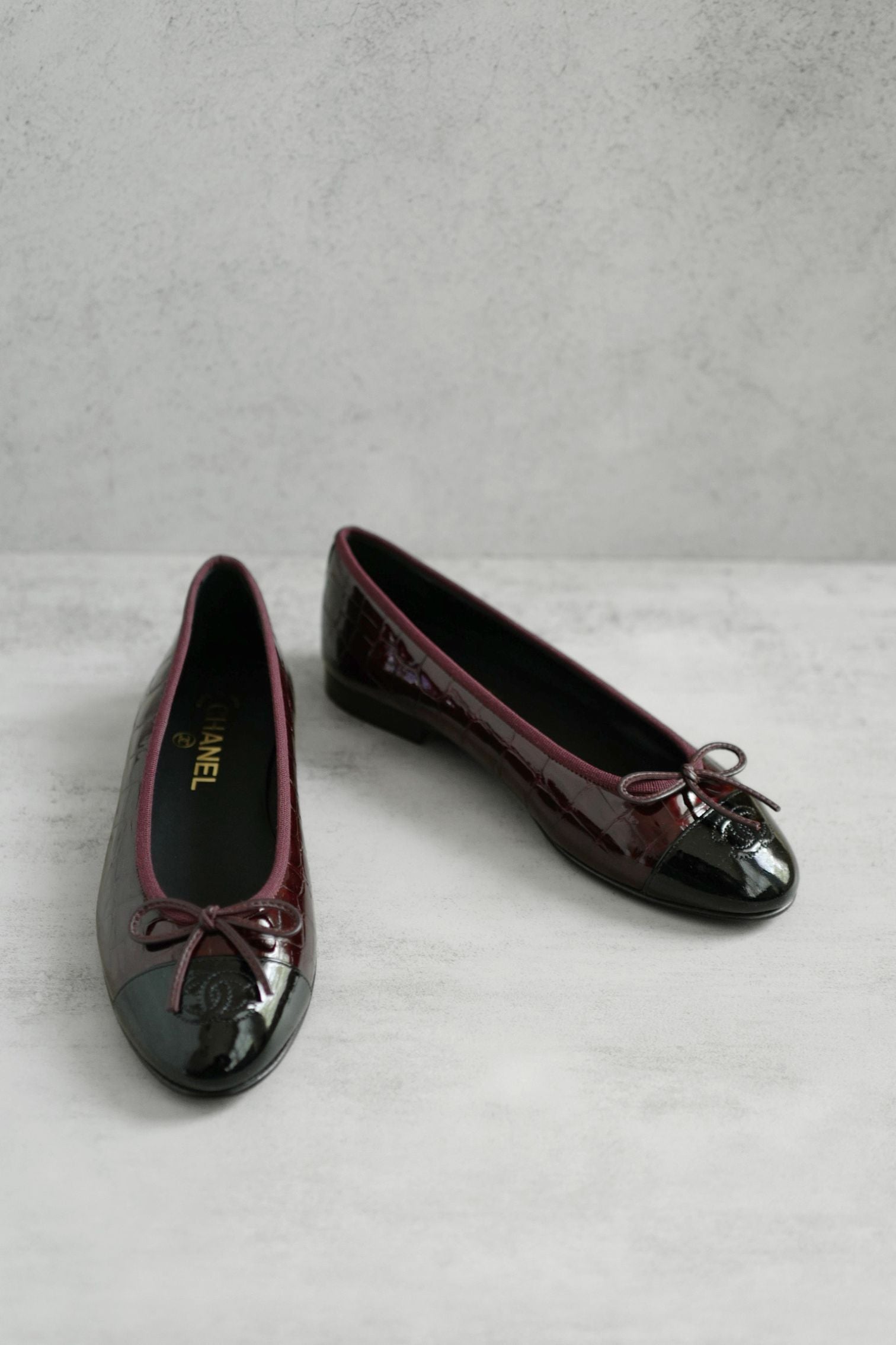 Chanel 26A Ballet Flats Croc Embossed Patent Calfskin Burgundy Black Size 38.5