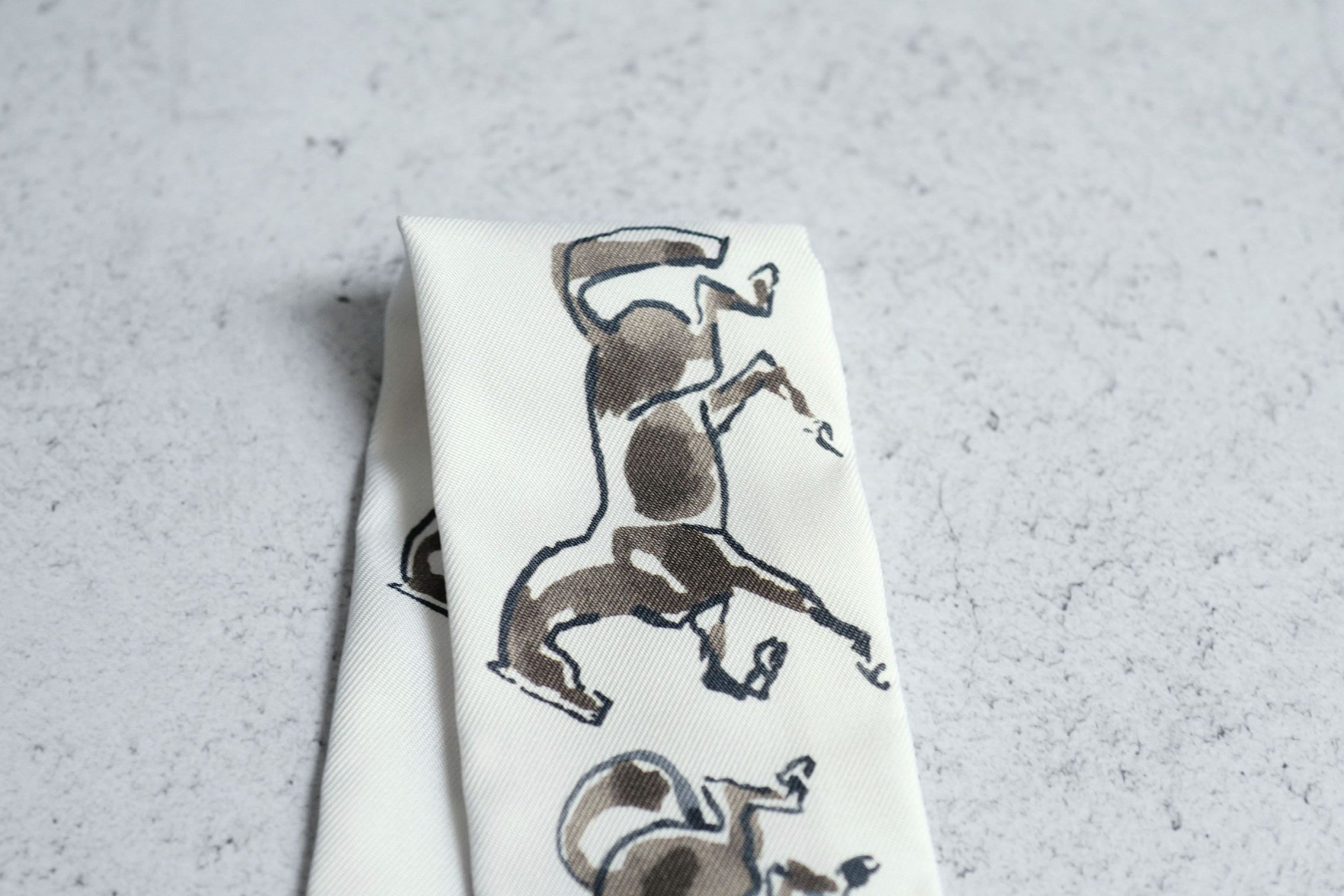 Hermès Chevaux en Liberte Twilly Blanc / Vert de Gris / Bronze 100% Silk