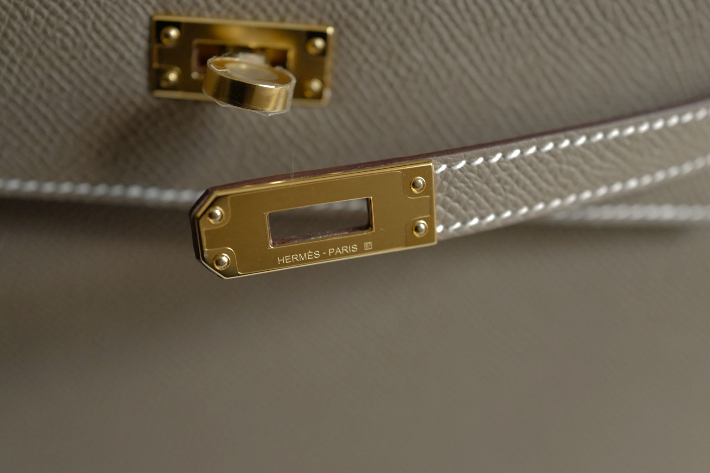 BNIB Hermes Kelly 25 Etoupe Epsom Sellier Gold Hardware G Stamp 2026