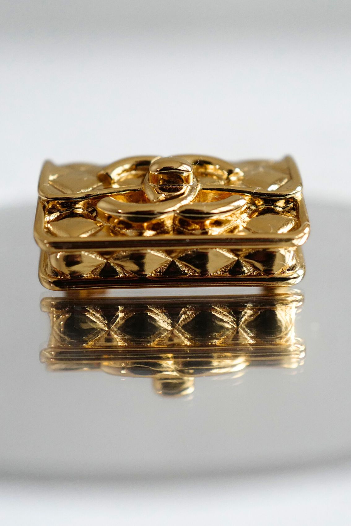 CHANEL Brooch B23K Matelasse bag motif Gold Metal BNIB NEW