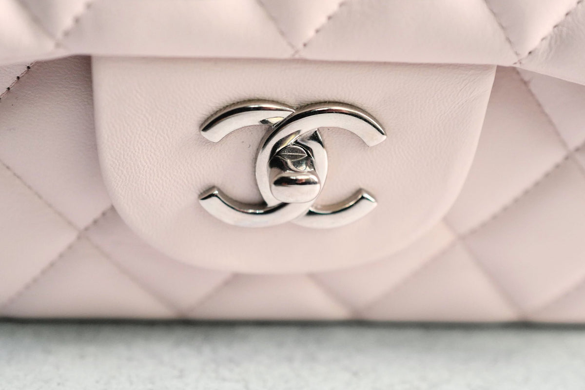 Preowned Chanel Jumbo Classic Flap in Baby Pink Rose Clair Lambskin #13