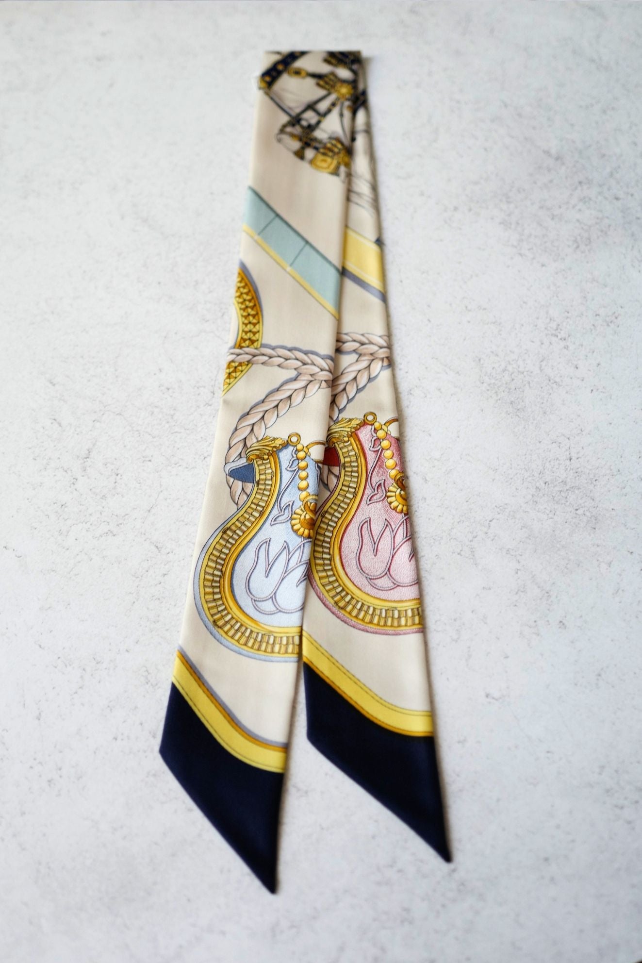 Hermès Twilly Grand Apparat Scarf Ivoire Marine Rose 100% Silk Twill