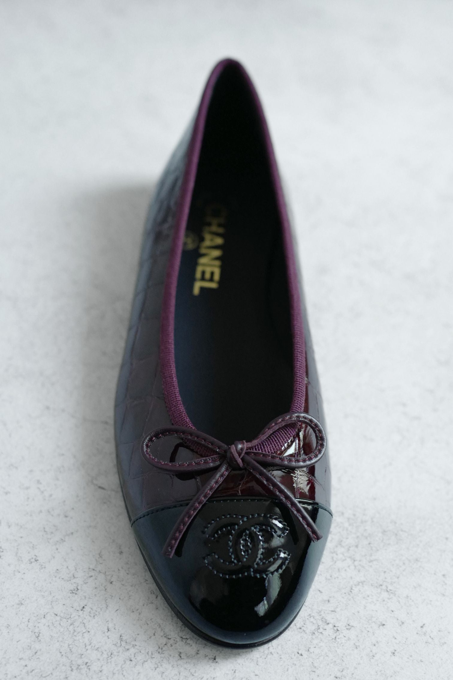 Chanel 26A Ballet Flats Croc Embossed Patent Calfskin Burgundy Black Size 37