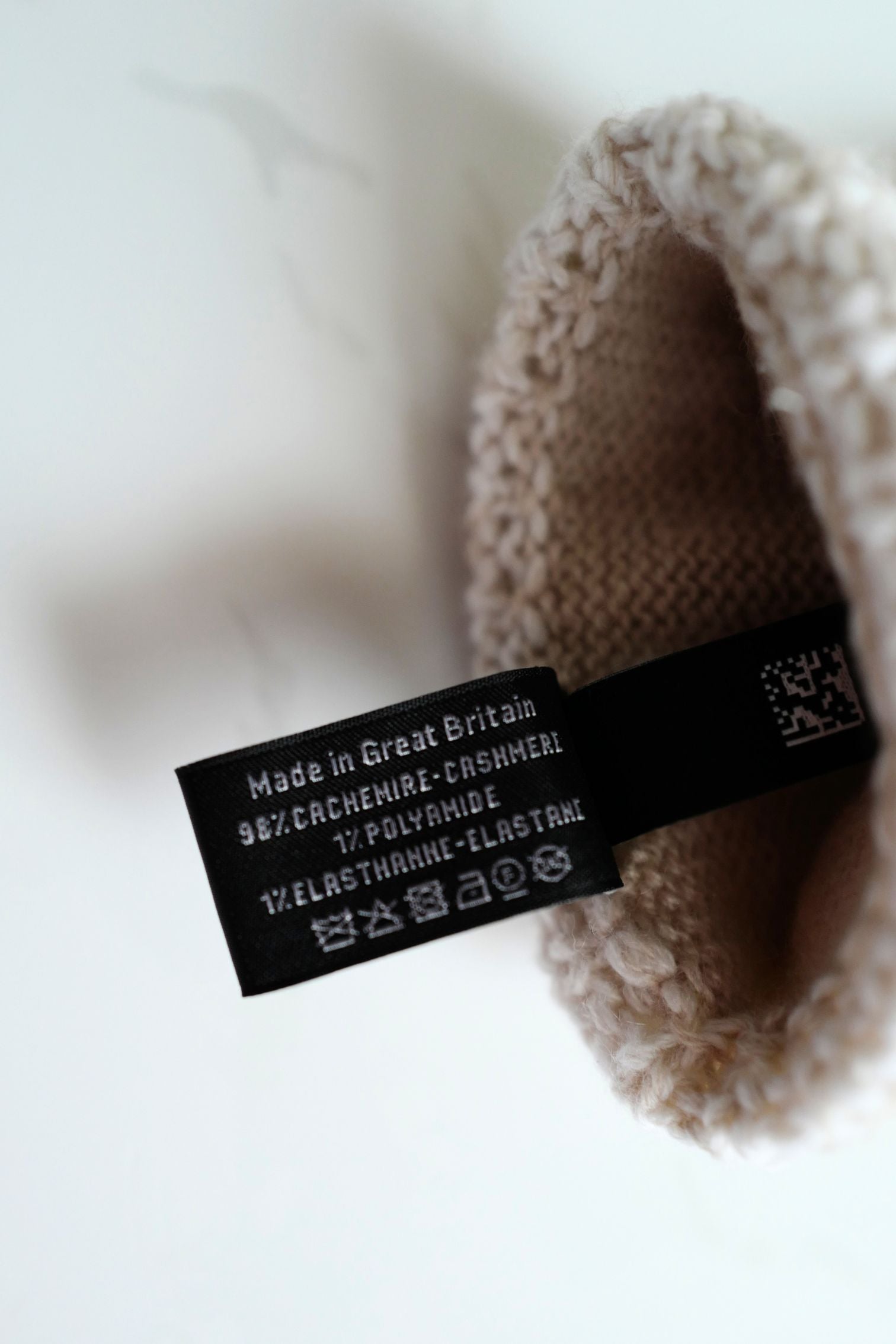 NEW Chanel Fall-Winter 2024/25 Knit Gloves CC Logo