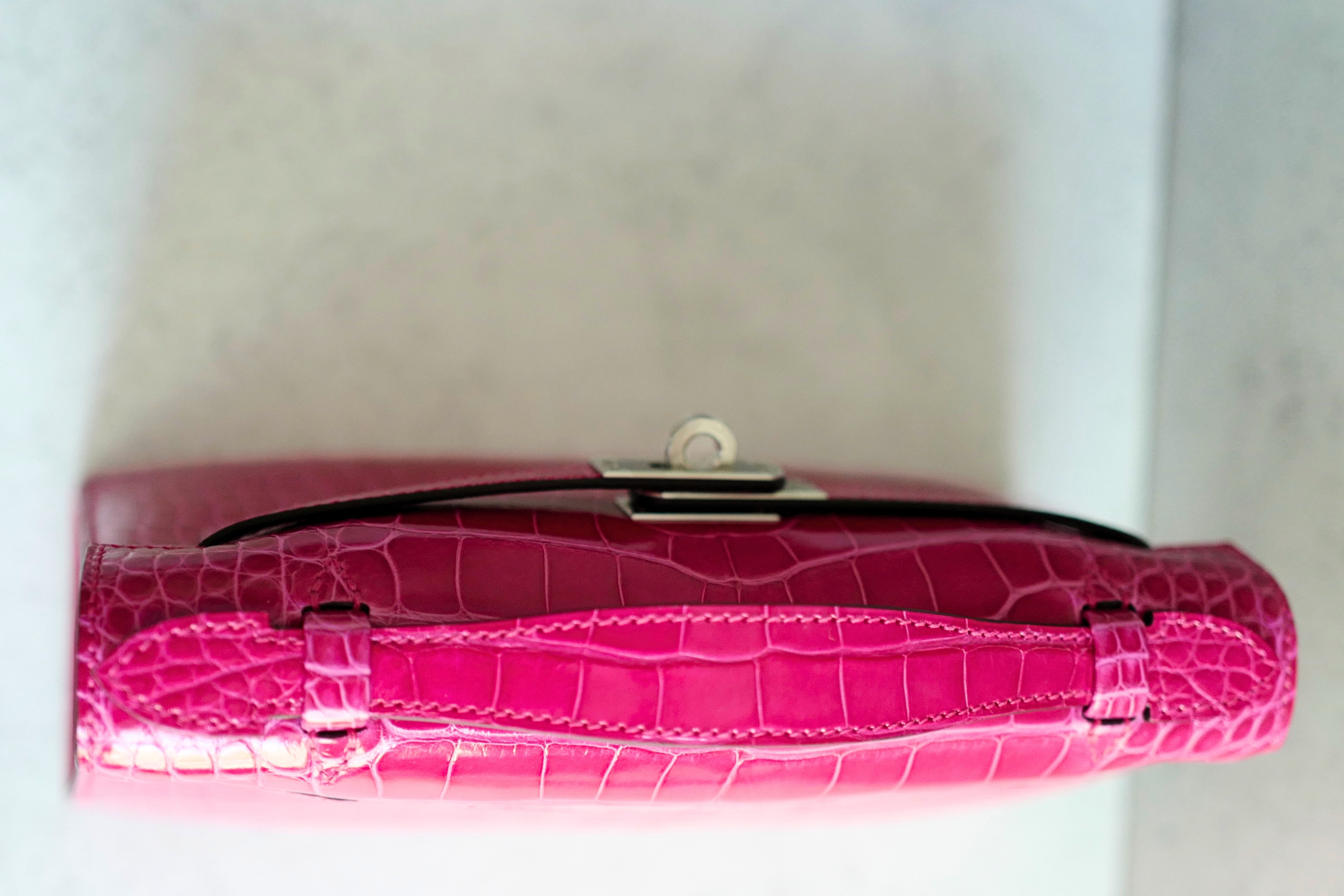 Hermès Kelly Mini Pochette Rose Mexico Alligator Mississippiensis Lisse PHW K Stamp