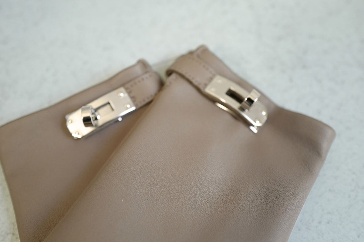 Hermès Hommage Gloves Lambskin Leather with Silk Lining Etoupe Size 70