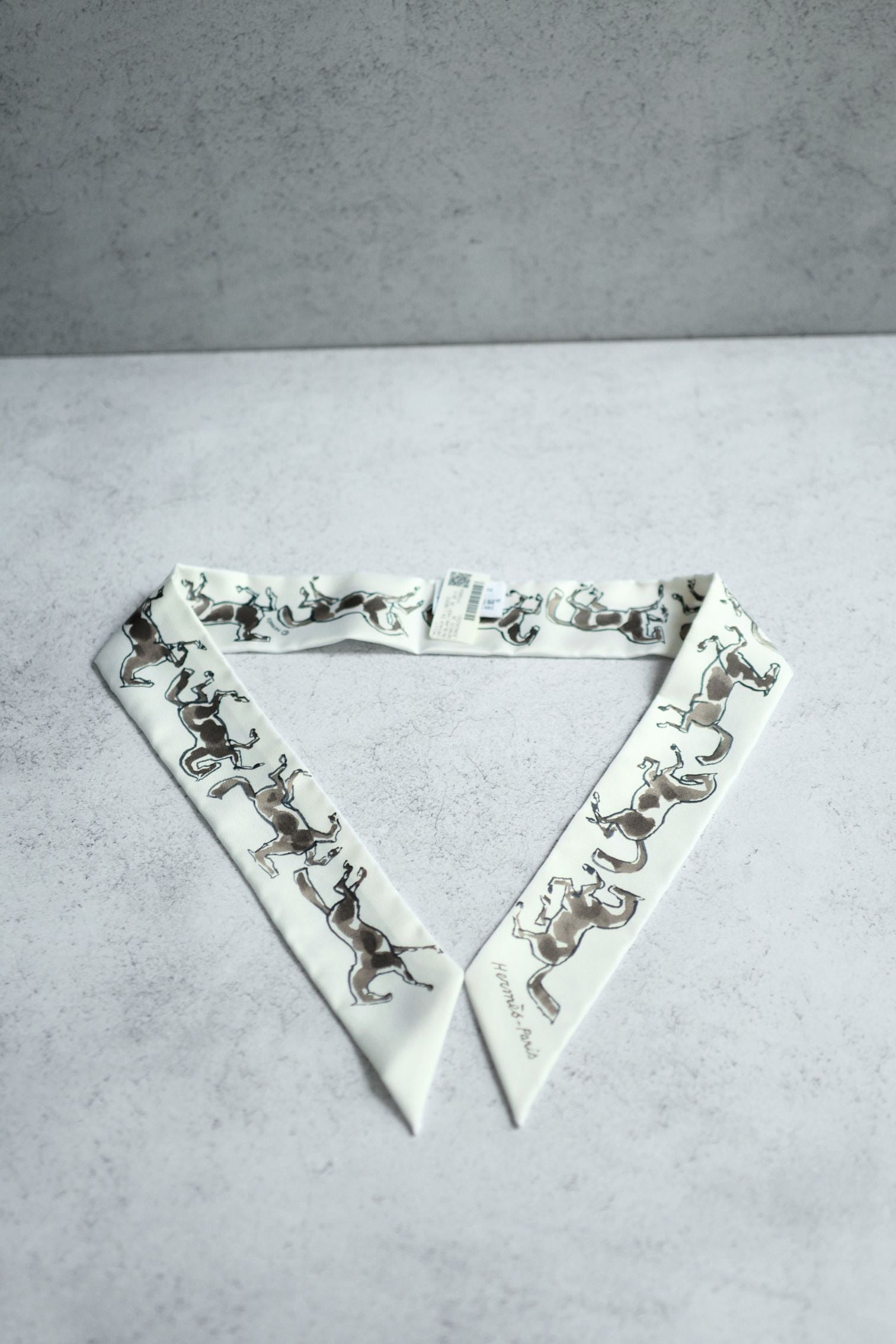 Hermès Chevaux en Liberte Twilly Blanc / Vert de Gris / Bronze 100% Silk