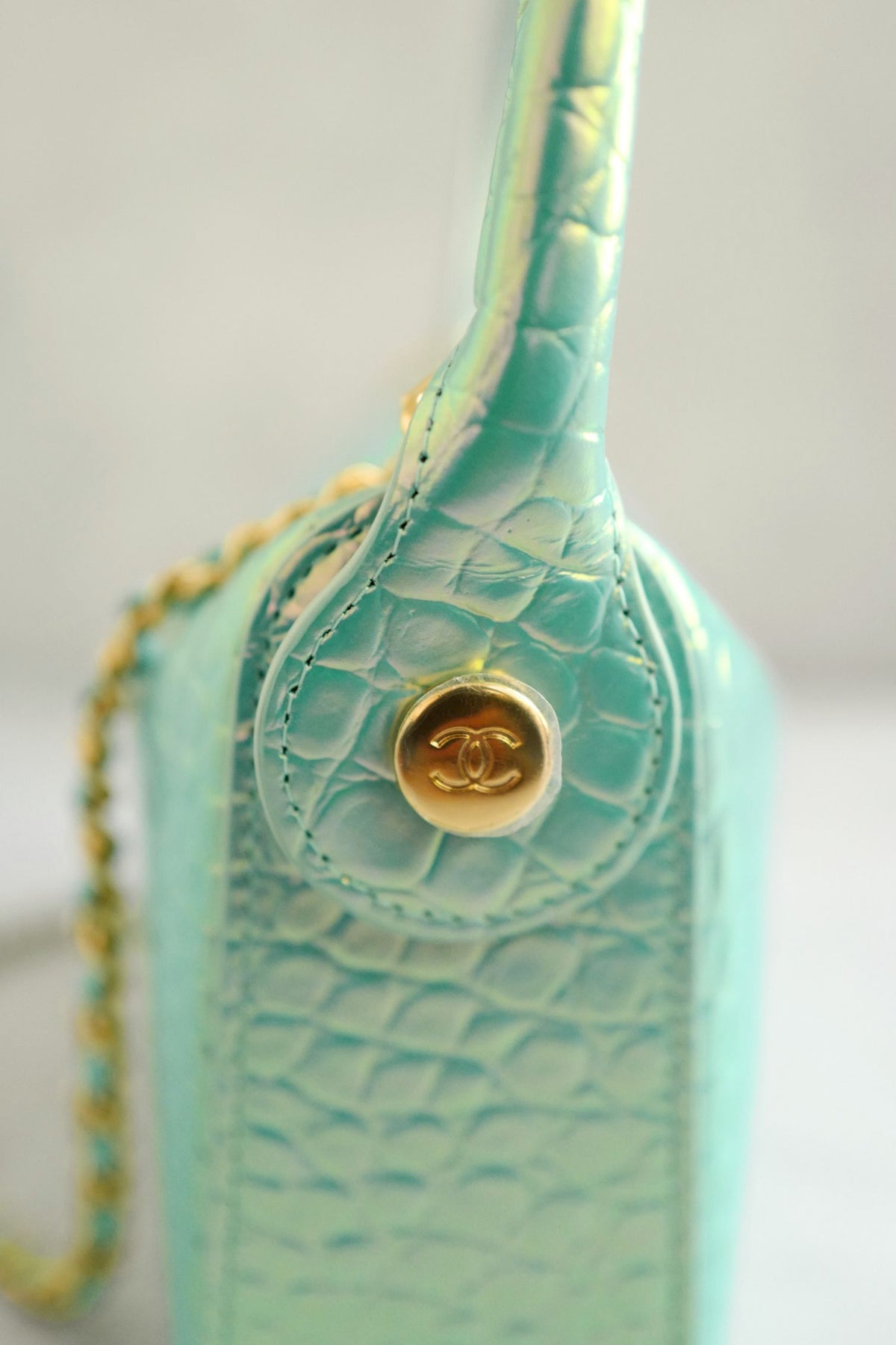 NEW Chanel 26K Clutch With Chain Turquoise Croc Embossed Calfskin GHW