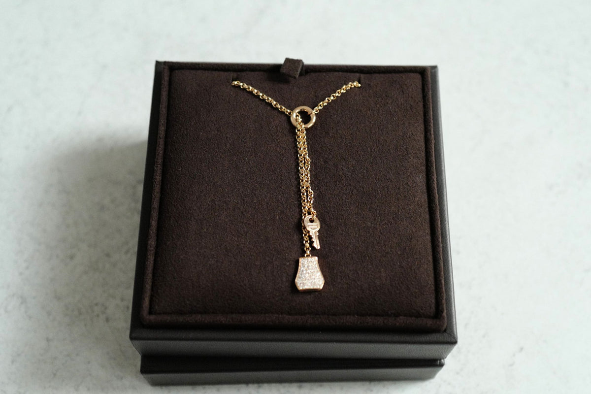 New Hermes Kelly Clochette Necklace pm dia 18k Rose Gold With Diamonds $11K