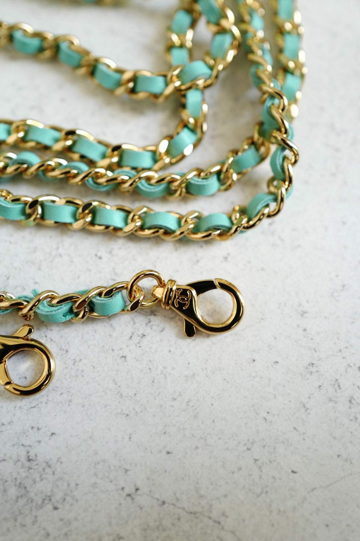 NEW Chanel 26K Vanity with Chain Turquoise Croc Embossed Iridescent Calfskin GHW