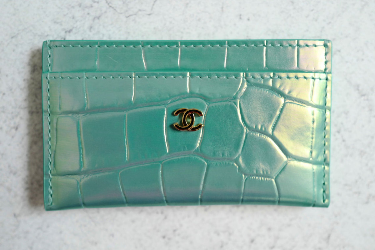 New Chanel 26K Matthieu Blazy's Card Holder Croc Embossed Iridescent Turquoise Green Calfskin GHW