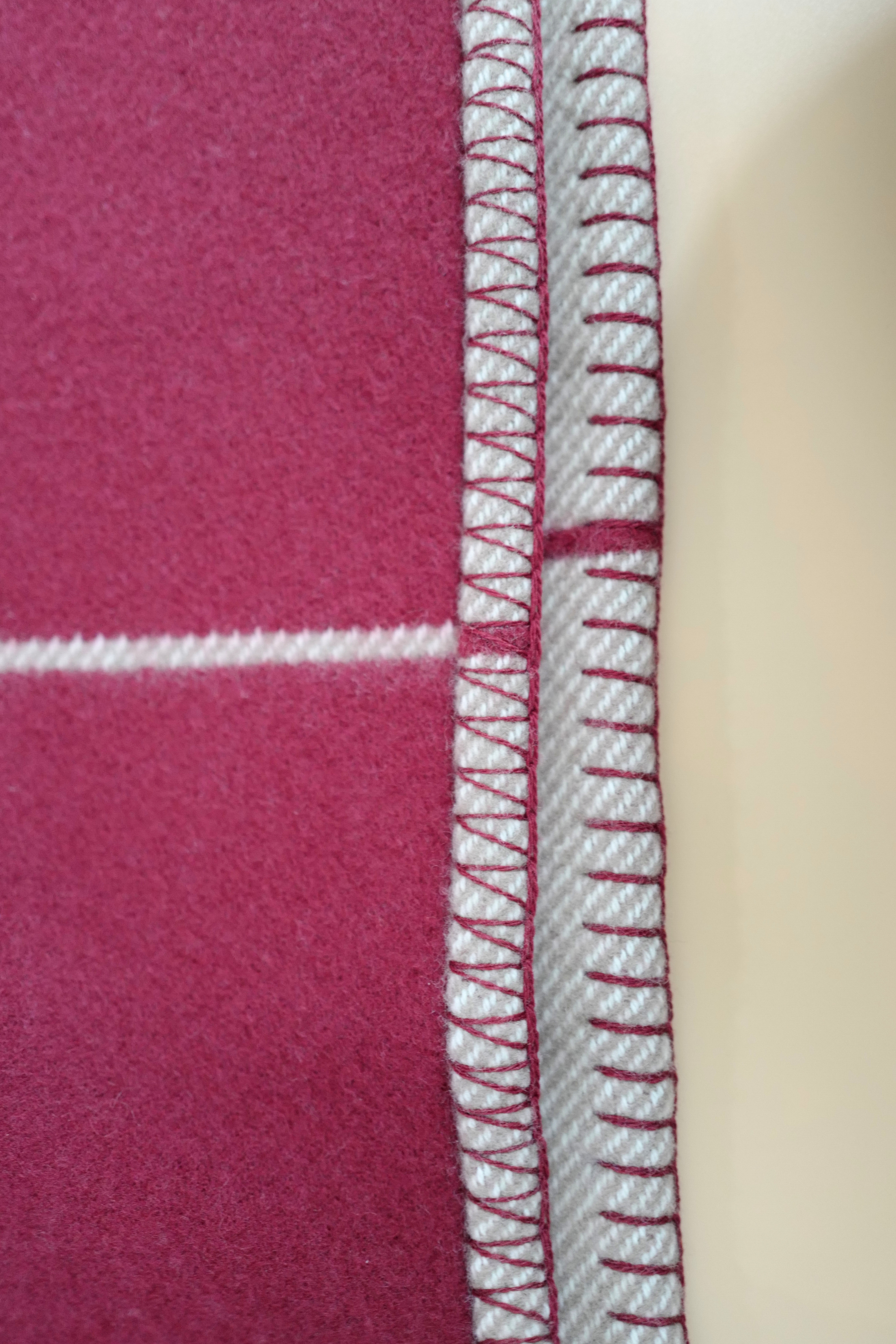 NEW HERMÈS Avalon III Throw Blanket Ecru / Rouge H Wool Cashmere