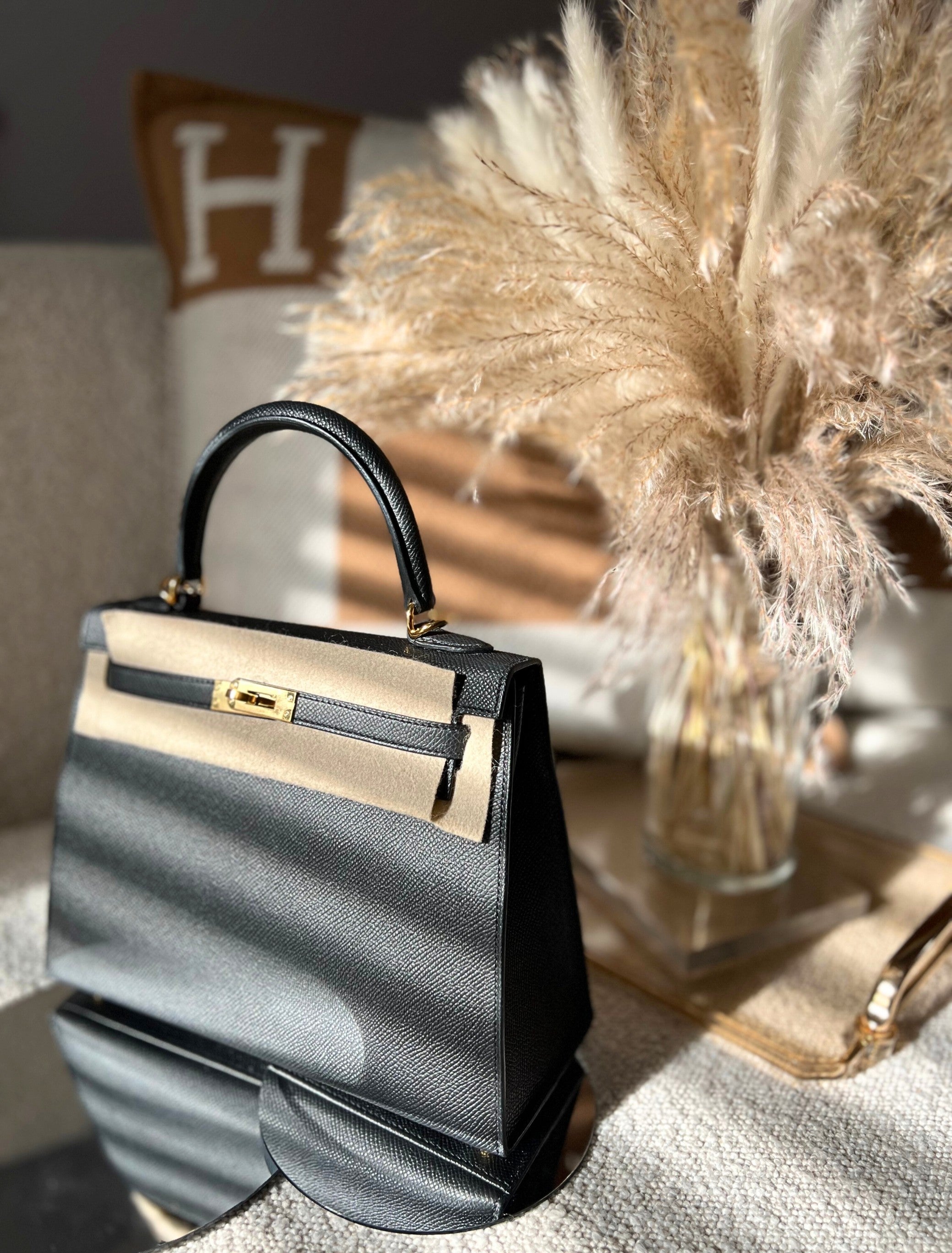 BNIB Hermes Kelly 25 Black Epsom Sellier with Gold Hardware