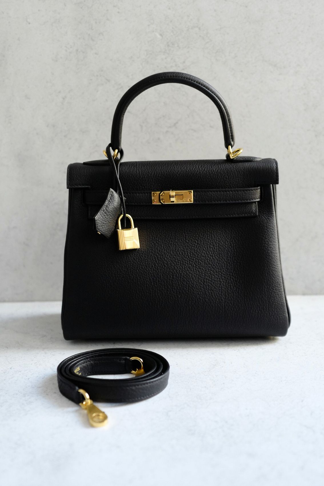 NEW Hermès Kelly 25 Black Togo Leather Gold Hardware K Stamp