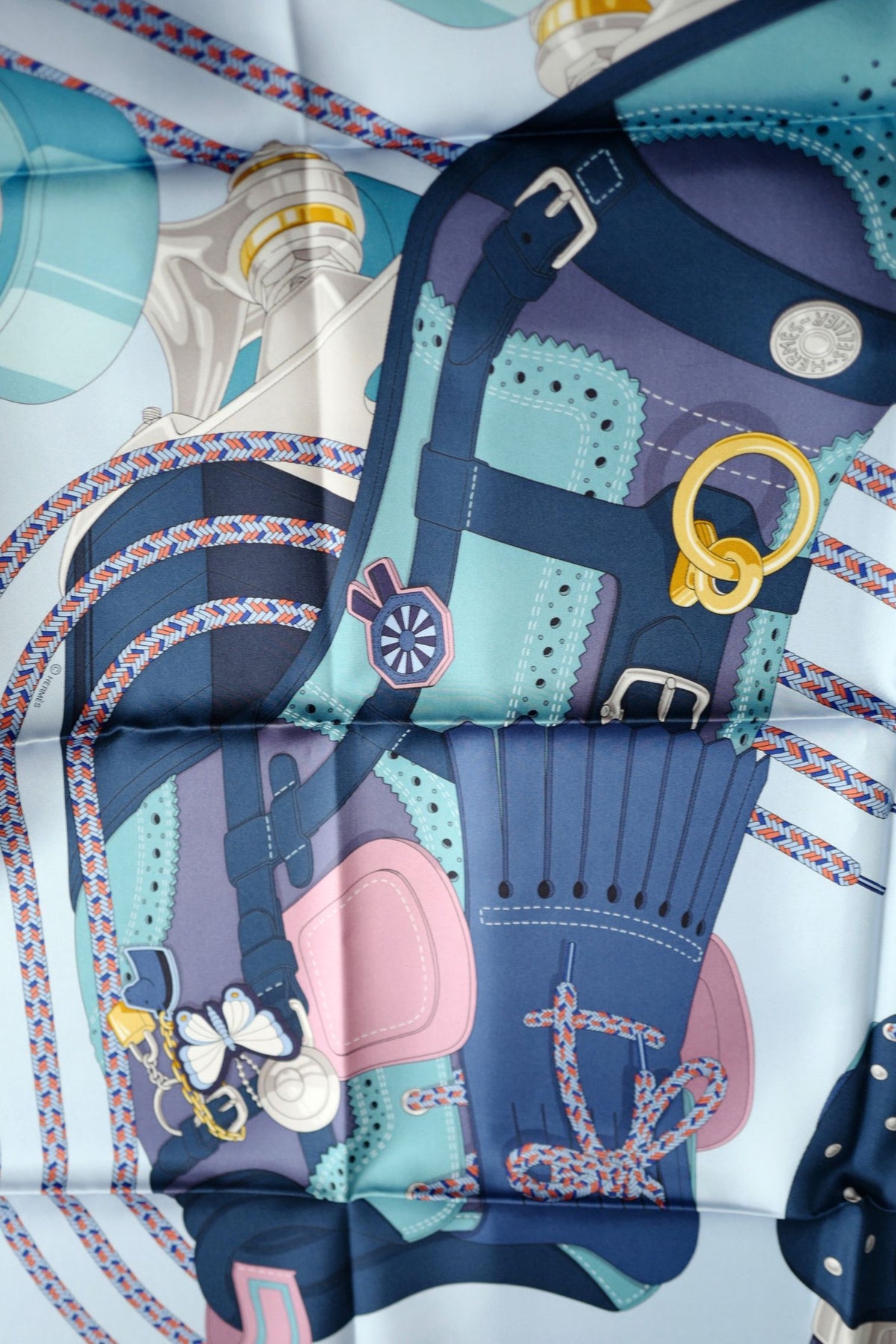 Hermes Derby 2000 Scarf 90 Bleu Ciel / Marine / Vieux Rose 100% Silk