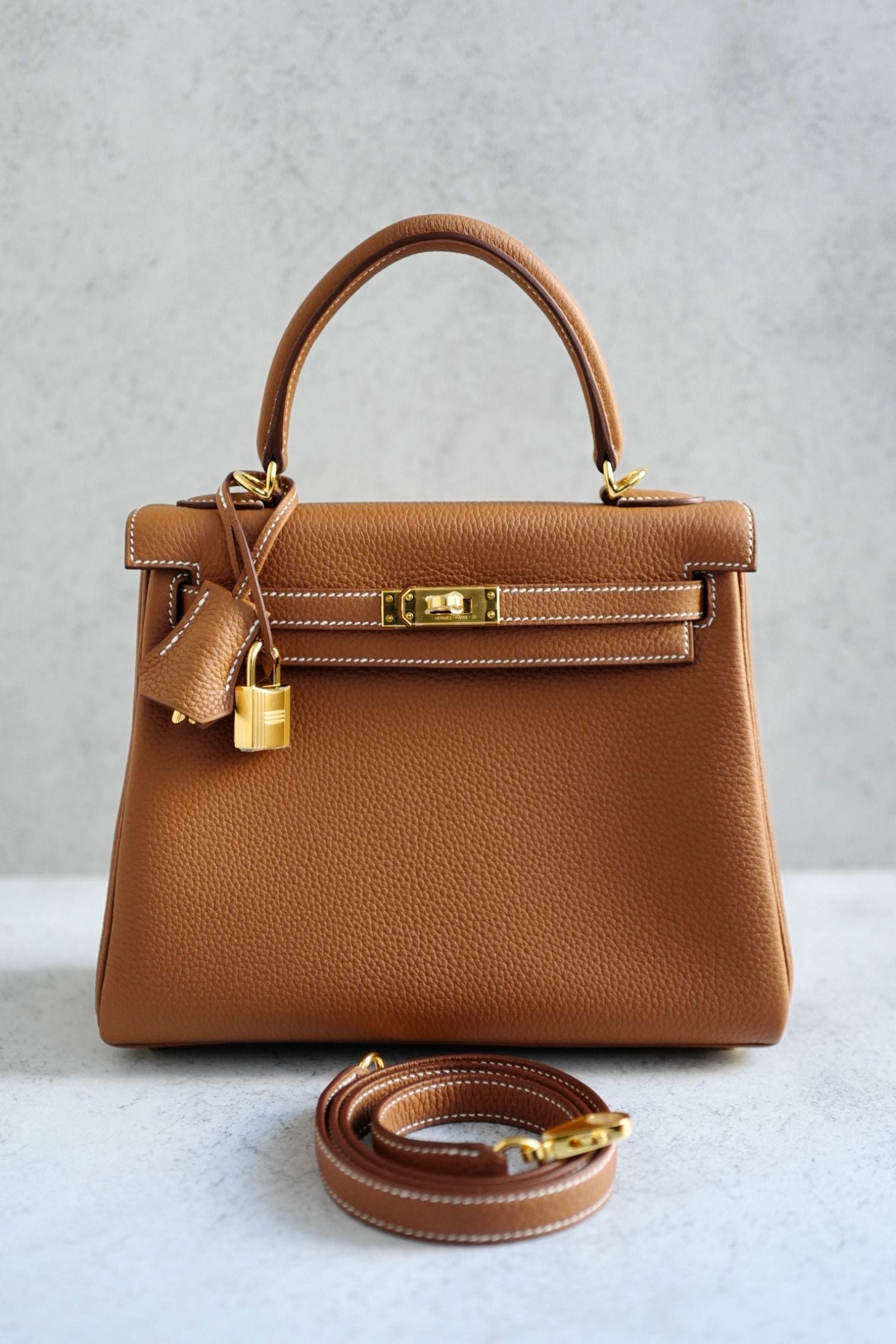 BNIB Hermes Kelly 25 Gold Togo Leather Gold Hardware G Stamp 2026