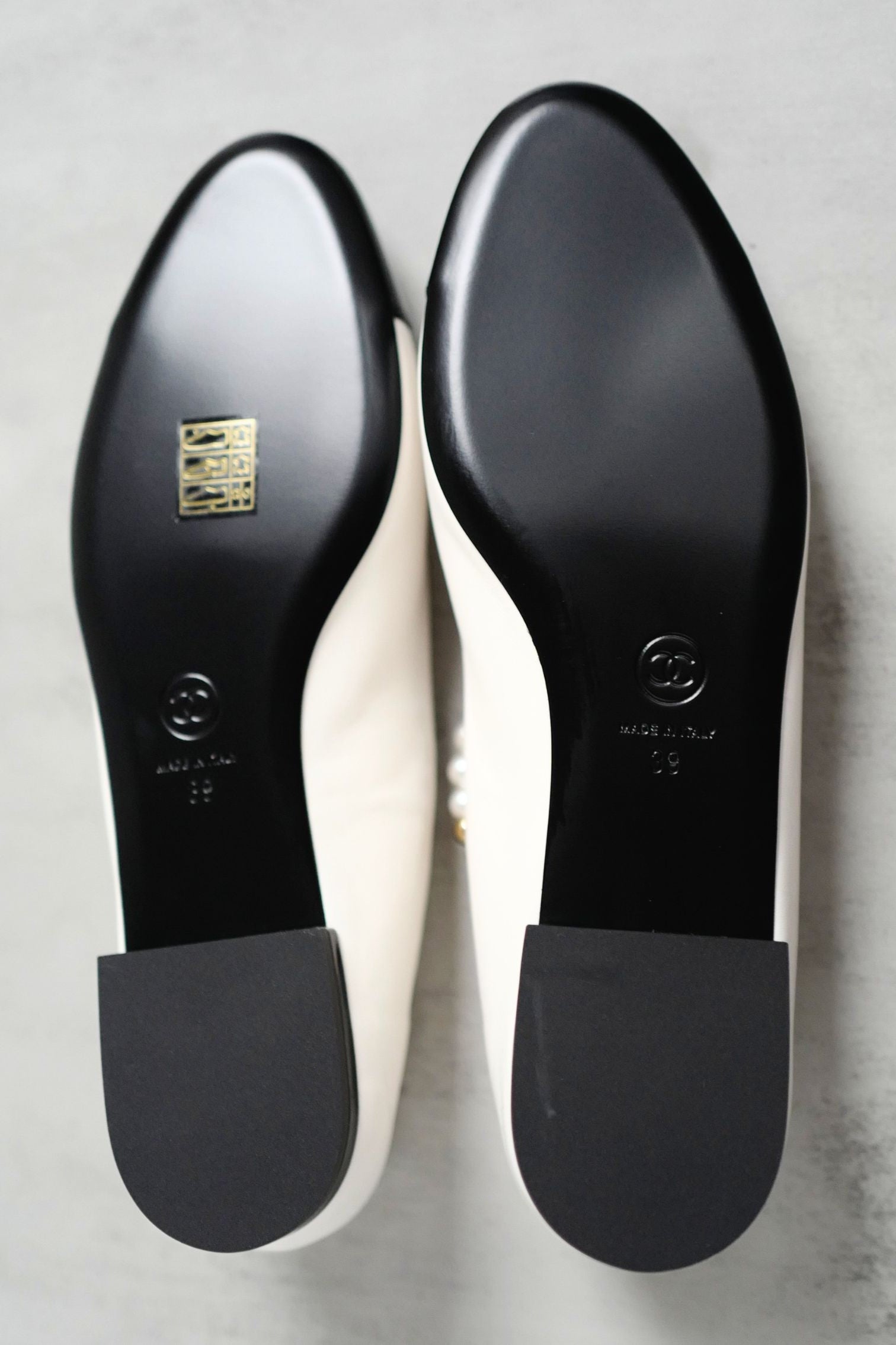 CHANEL Mary Jane Black/White Lambskin Patent Leather Pearl Detail Size 39