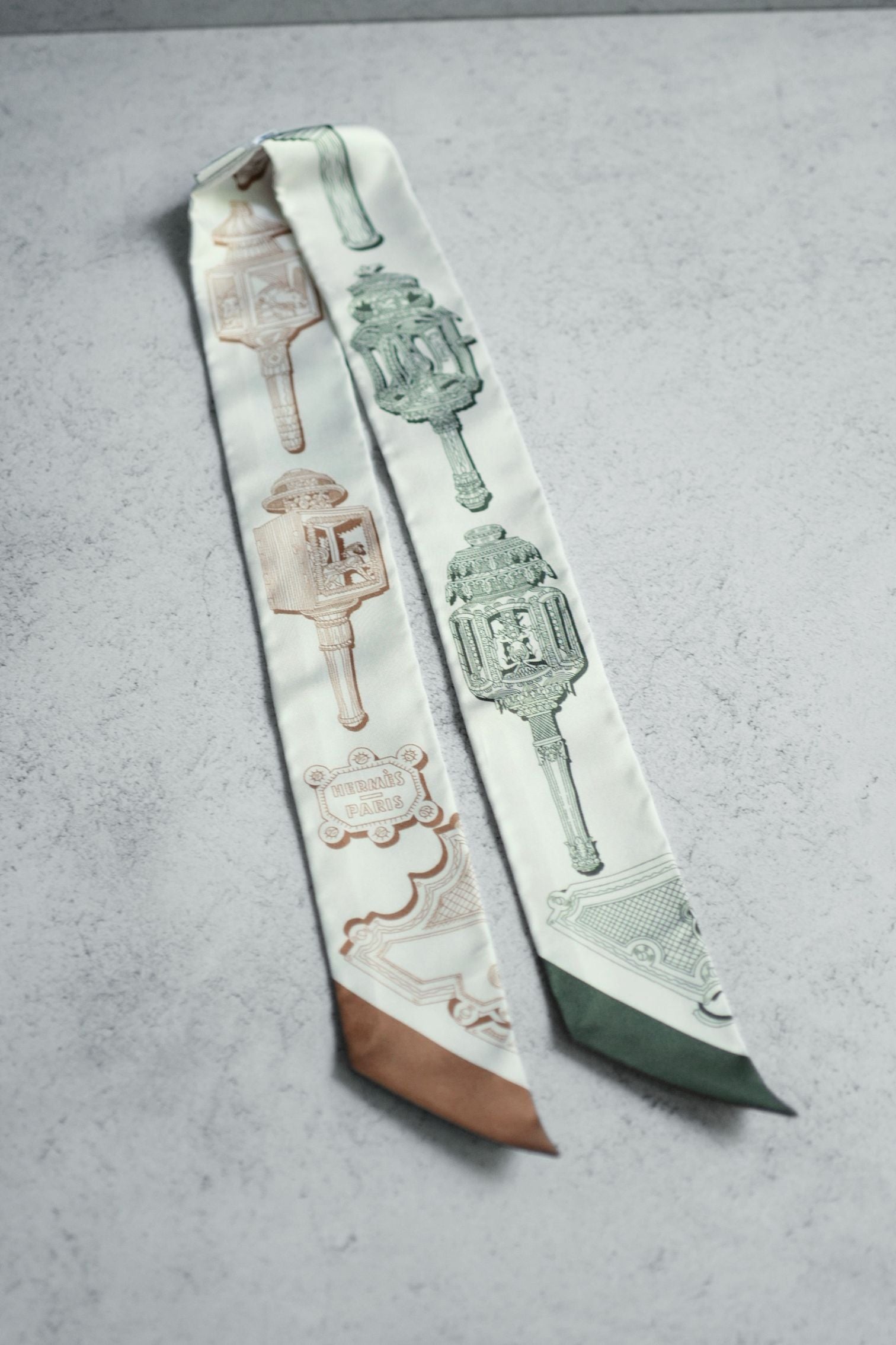 NEW Hermès Merveilleuses Lanternes Twilly Crème / Caramel / Kaki 100% Silk