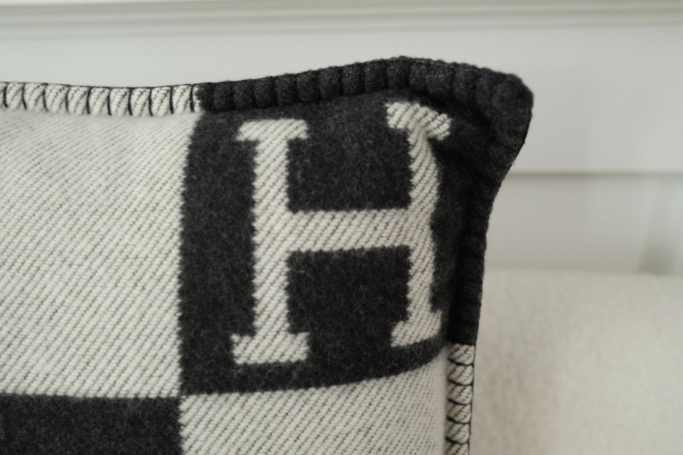 NEW Hermes Avalon Pillow  Small Model Ecru Gris Foncé Jacquard Wool Cashmere