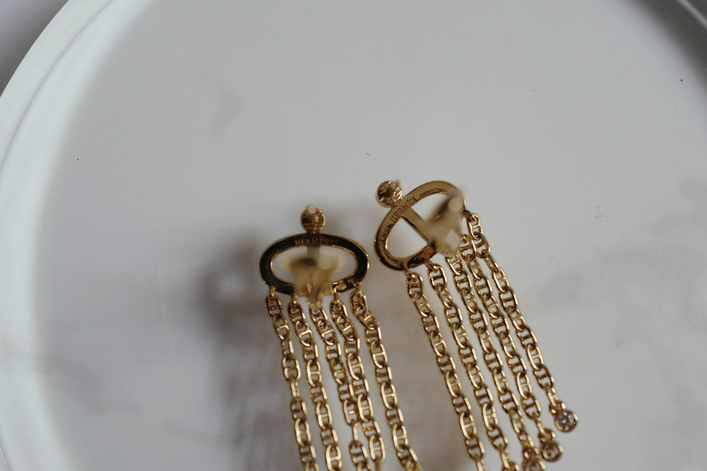 BNIB Hermes  Calypso dangling earrings dia  yg 18K Sans