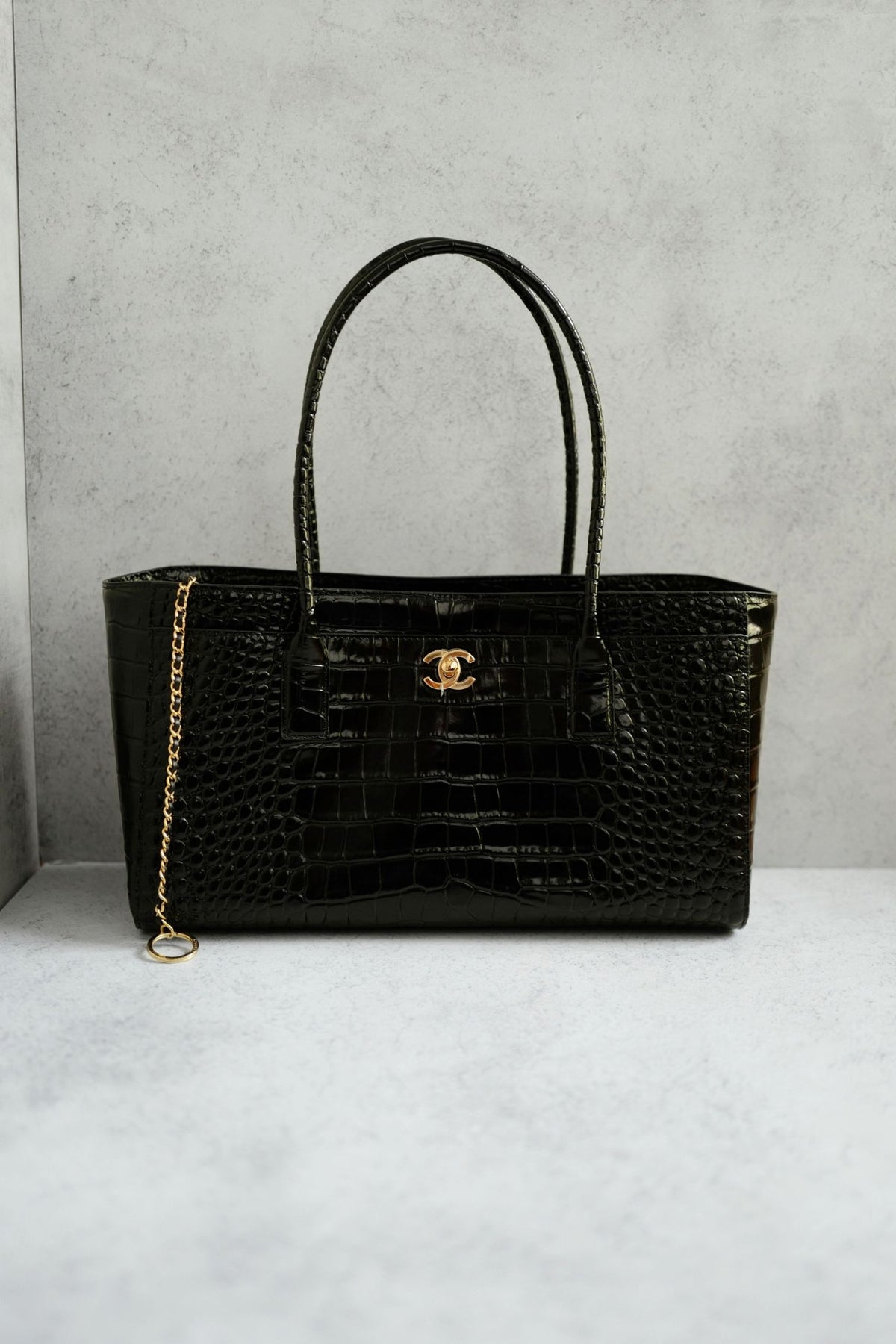 NEW Chanel 26K Matthieu Blazy's Small Tote Black Crocodile Embossed Calfskin GHW