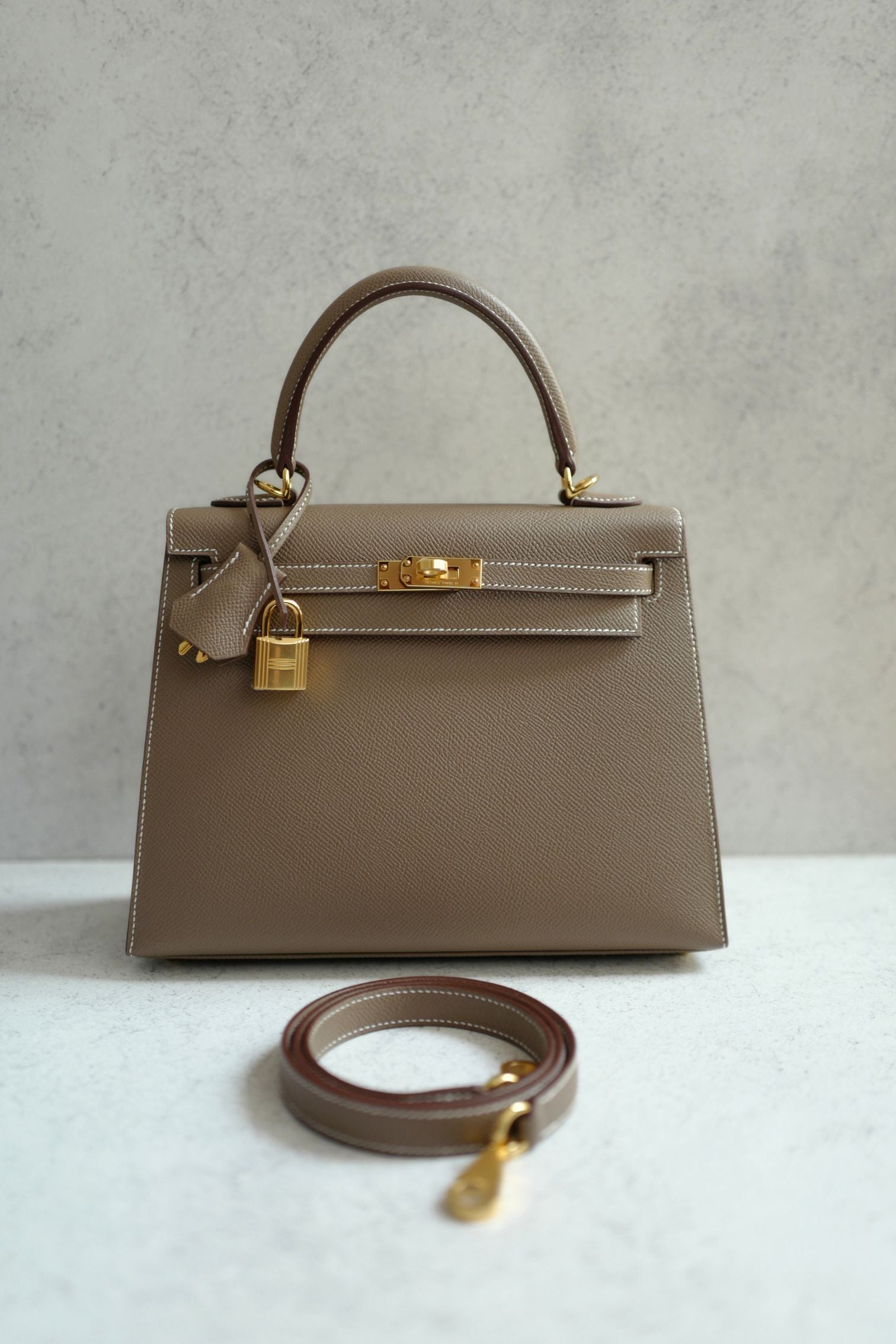 BNIB Hermes Kelly 25 Etoupe Epsom Sellier Gold Hardware G Stamp 2026