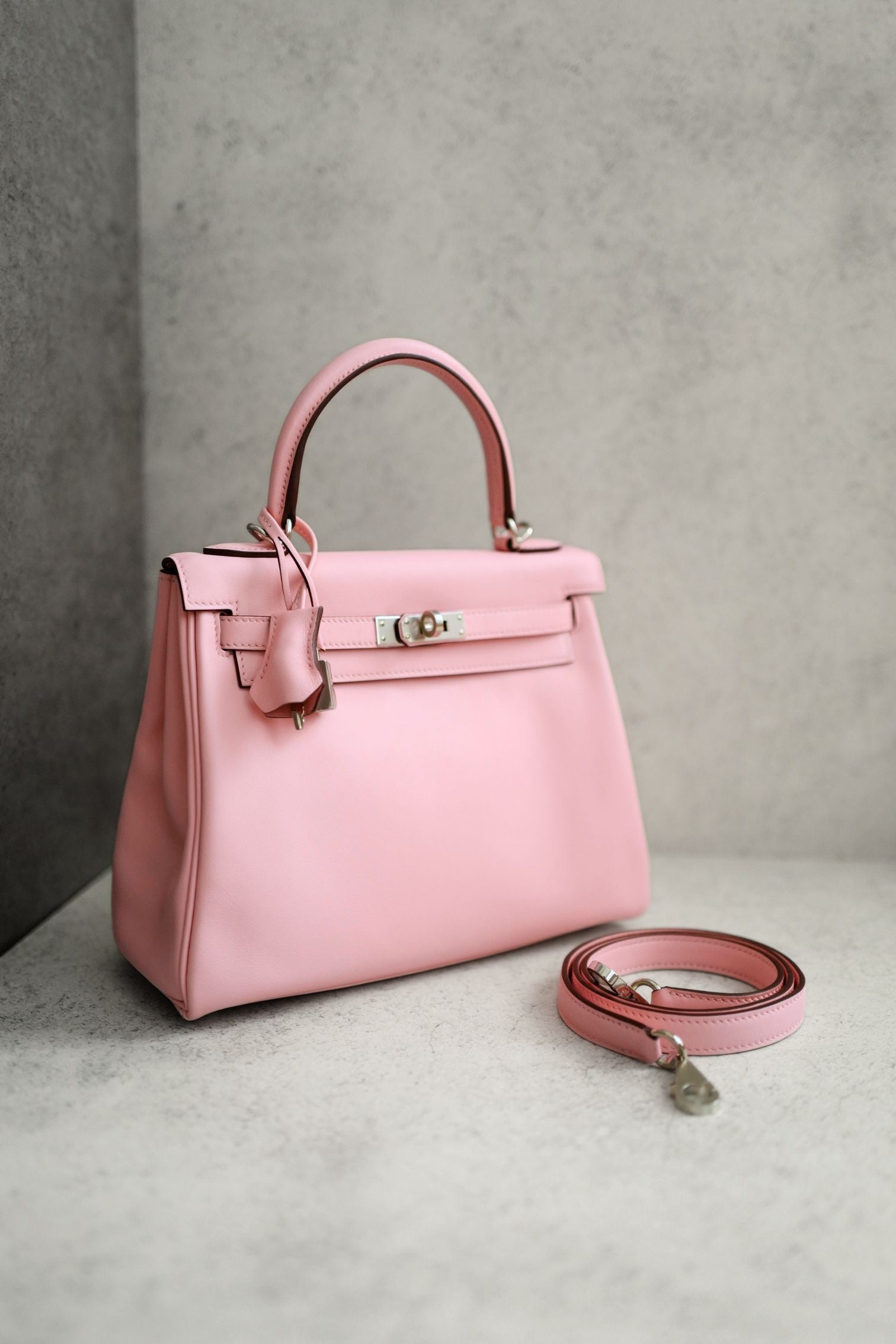 Hermès Kelly 25 Rose Sakura Swift with Palladium Hardware