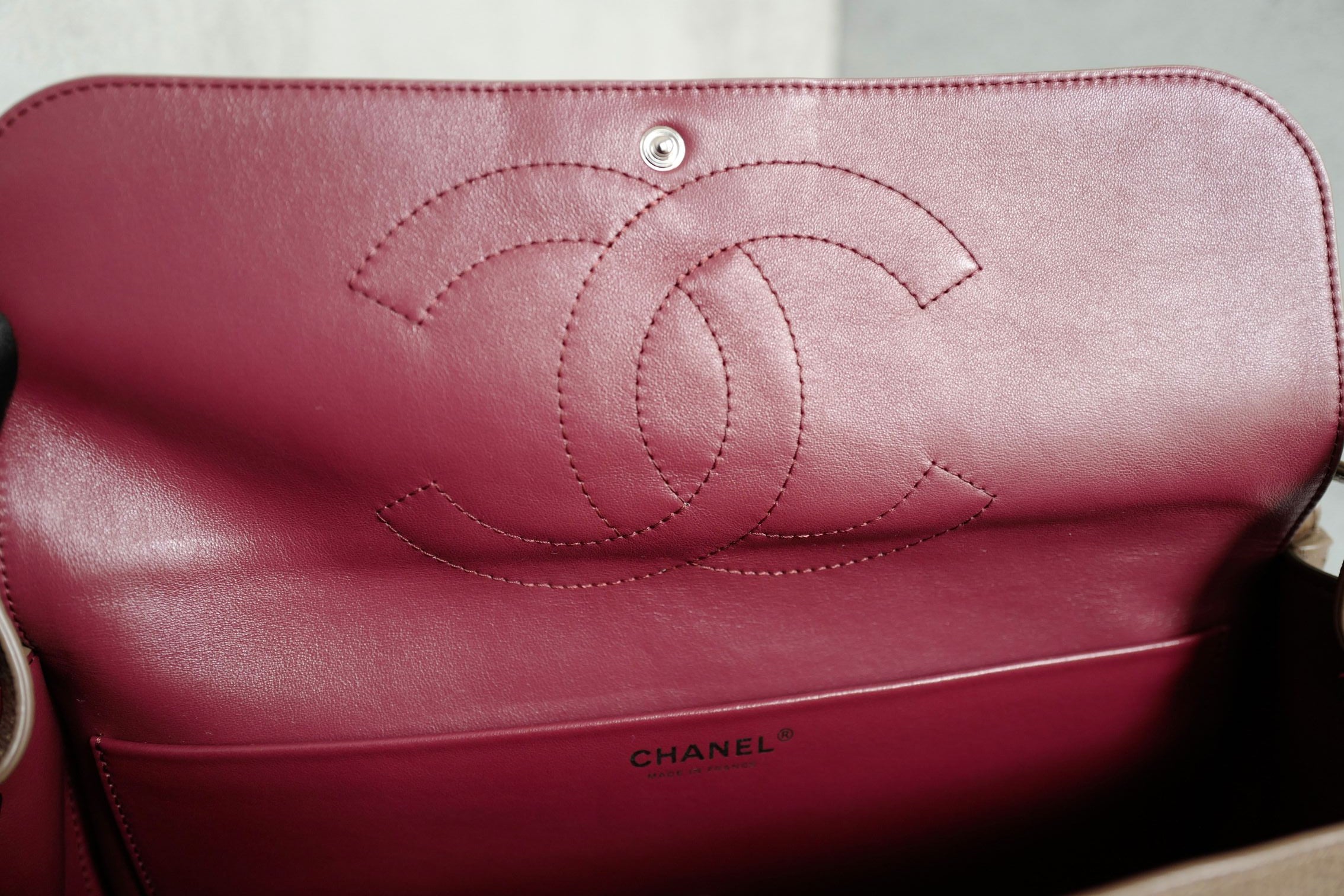 Chanel 26S Matthieu Blazy Maxi 32 Flapbag Light Brown Grained Calfskin Silver HW