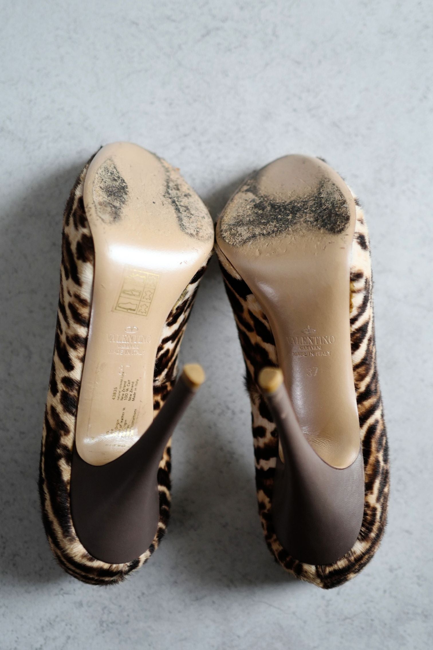 Preowned Valentino Heels Leopard Print size 37