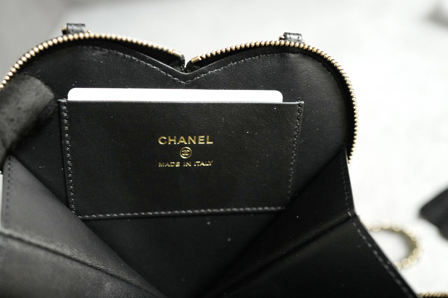 CHANEL 23P Patent Calfskin Quilted CC Heart Clutch With Gold Hardware BNIB Limited Edition