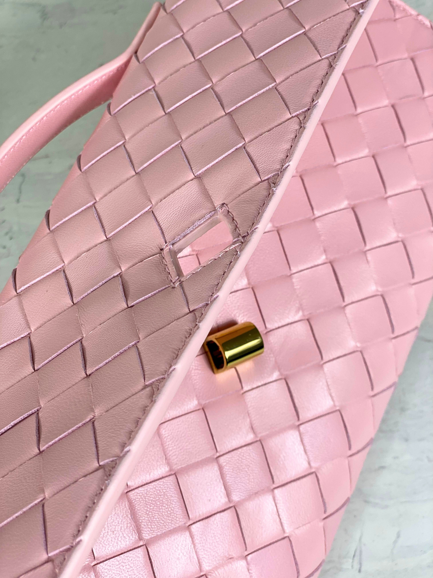 New Bottega Veneta Andiamo Clutch with Handle in Rose