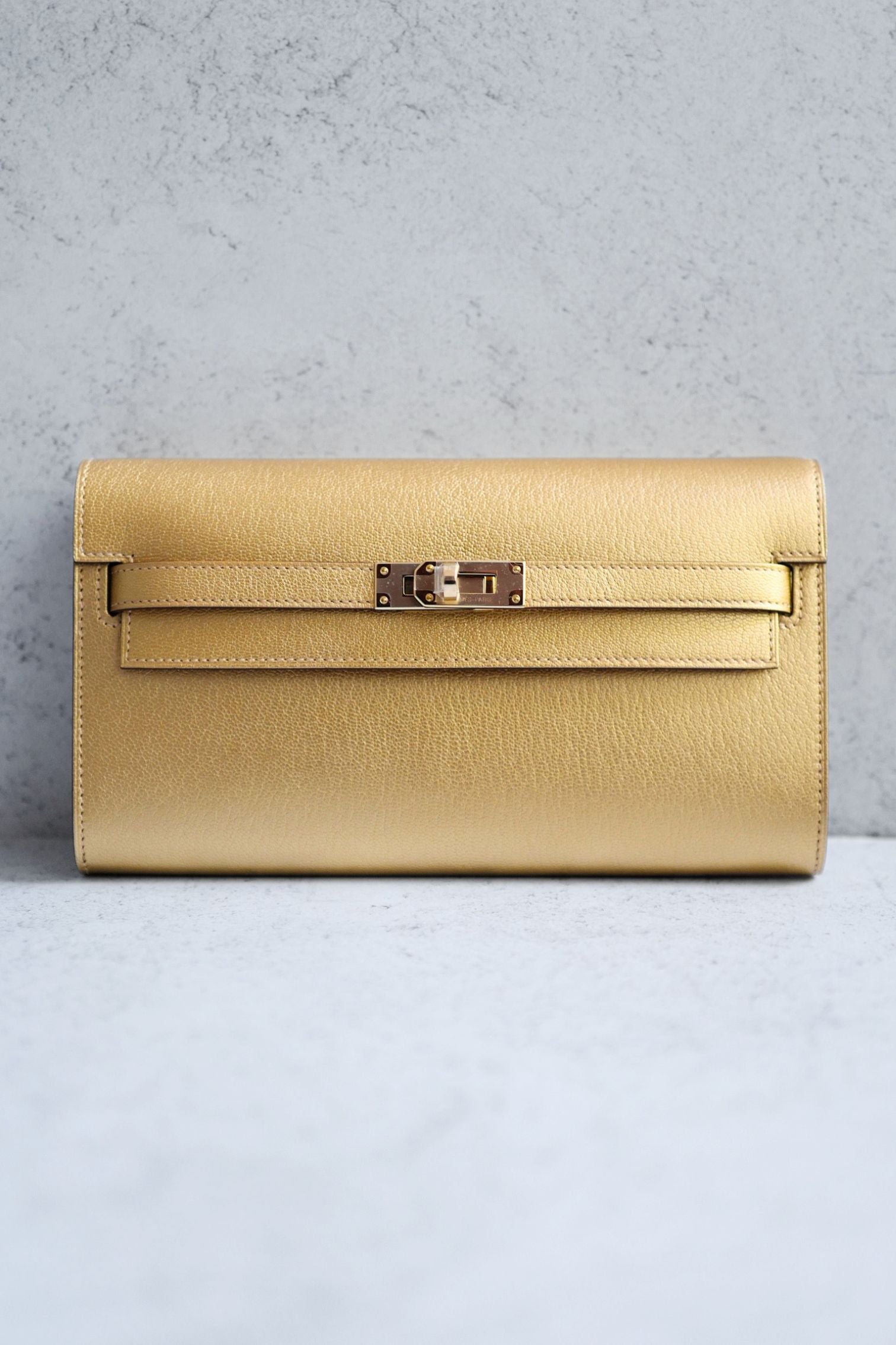 Hermès Kelly Classique To Go Wallet Gold Chamkilight Permabrass Hardware G Stamp