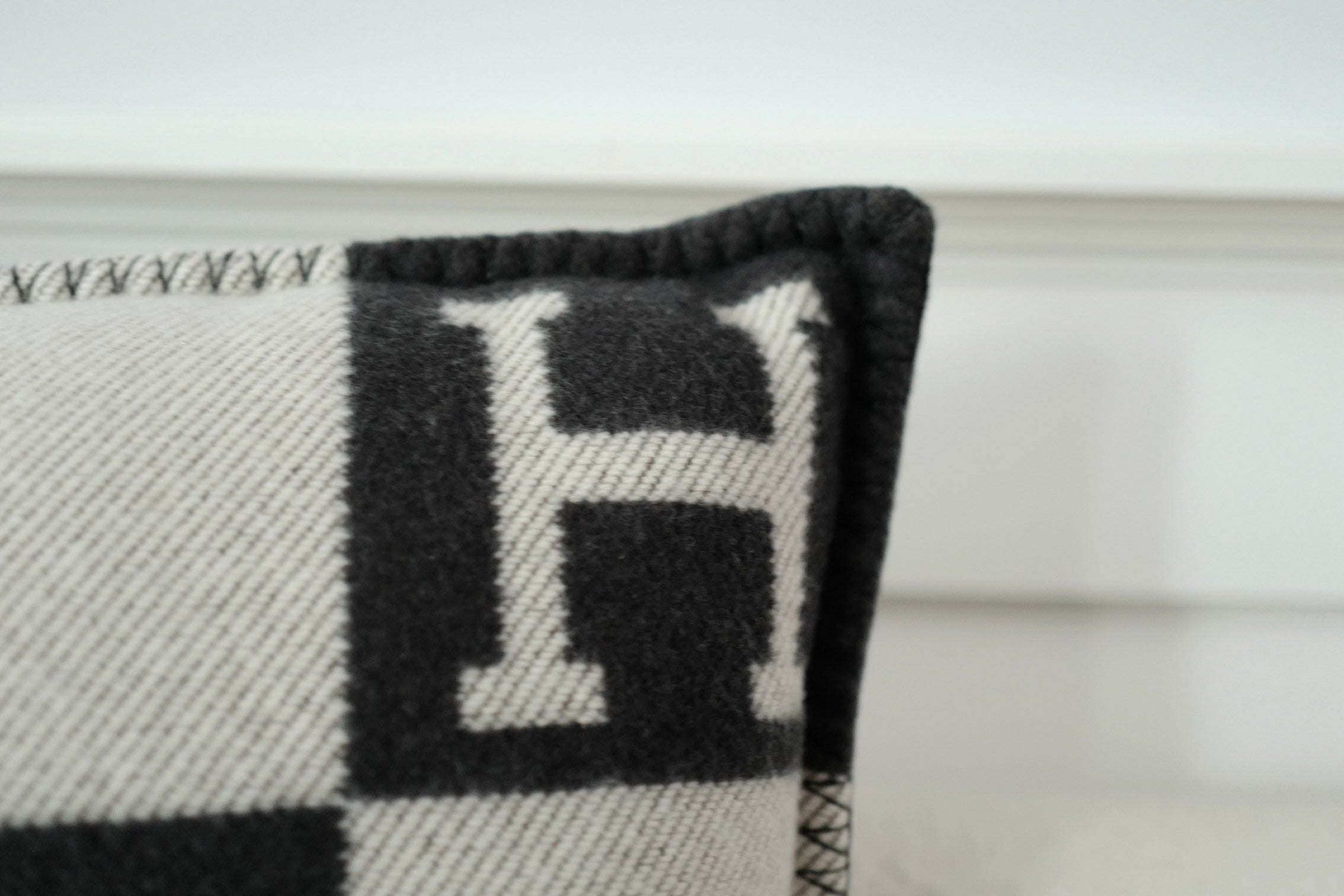 NEW Hermes Avalon Pillow  Small Model Ecru Gris Fonce Jacquard Wool Cashmere