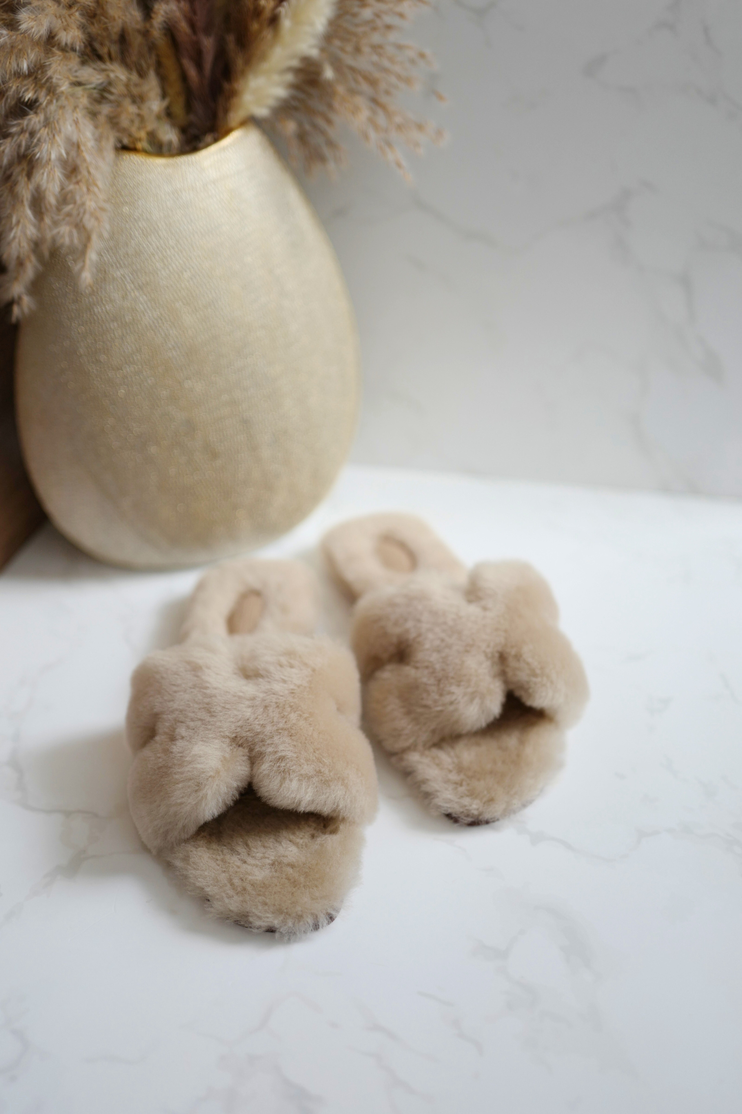 New Hermès Oran Sandal in Sheep Fur Beige Camel Size 39