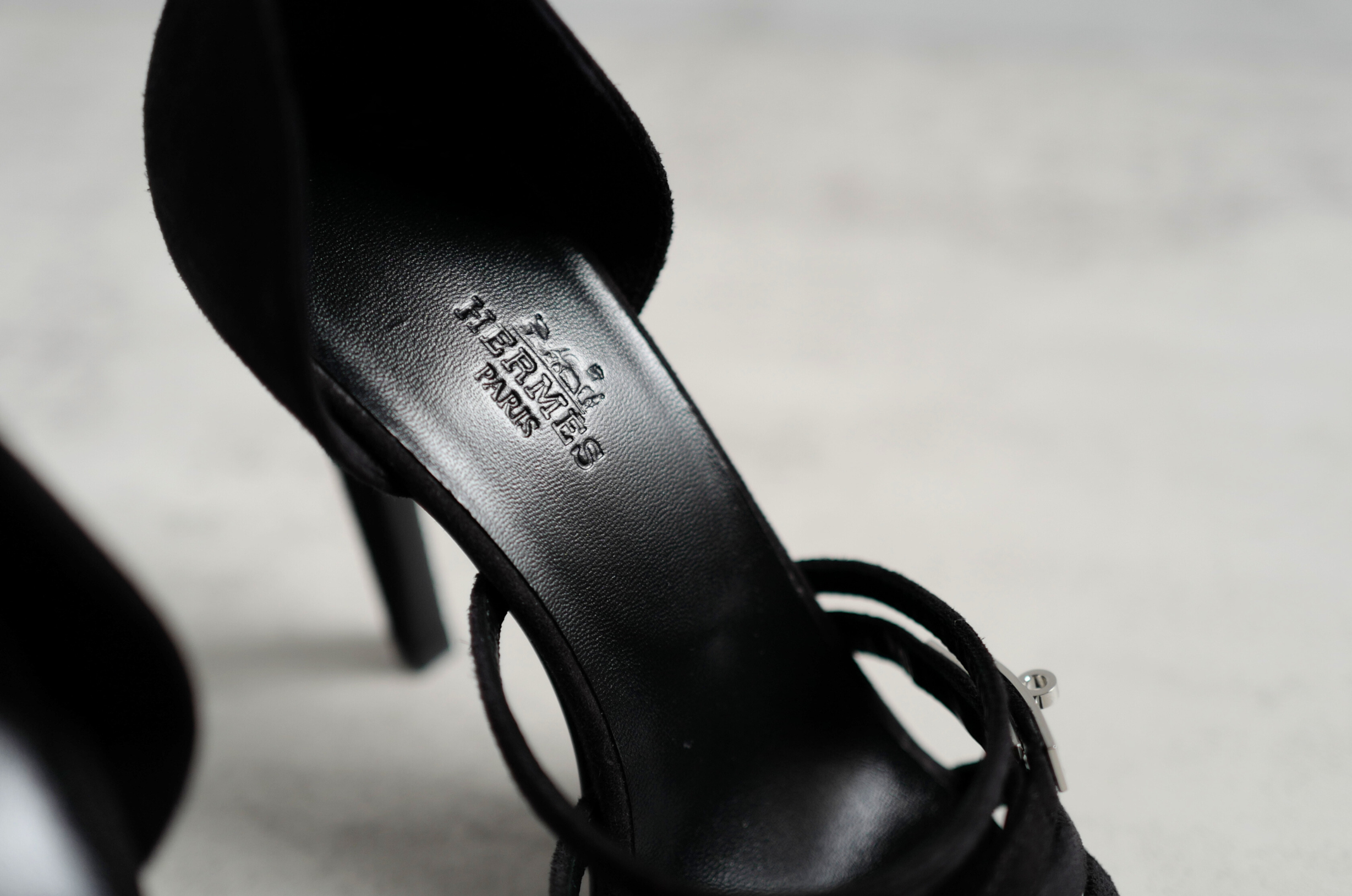 Hermès Lipstick 105 Sandal Noir Black Suede Strappy High Heels Size 37