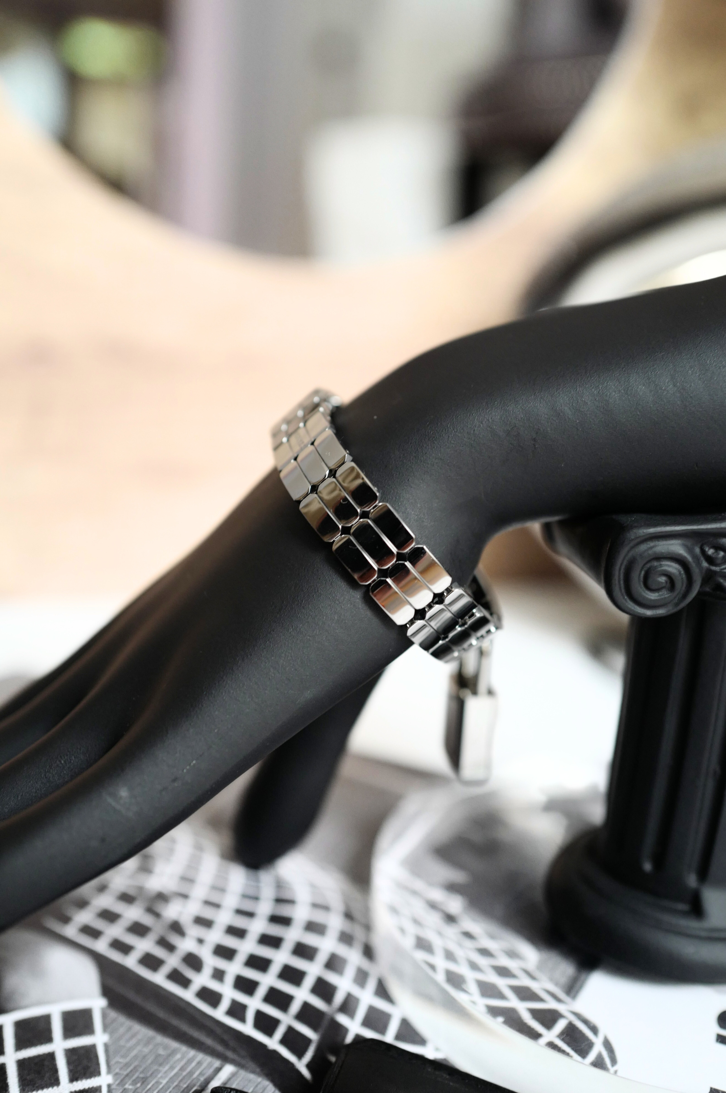BNIB HERMES Kelly Steel watch, Mini model, 16 mm