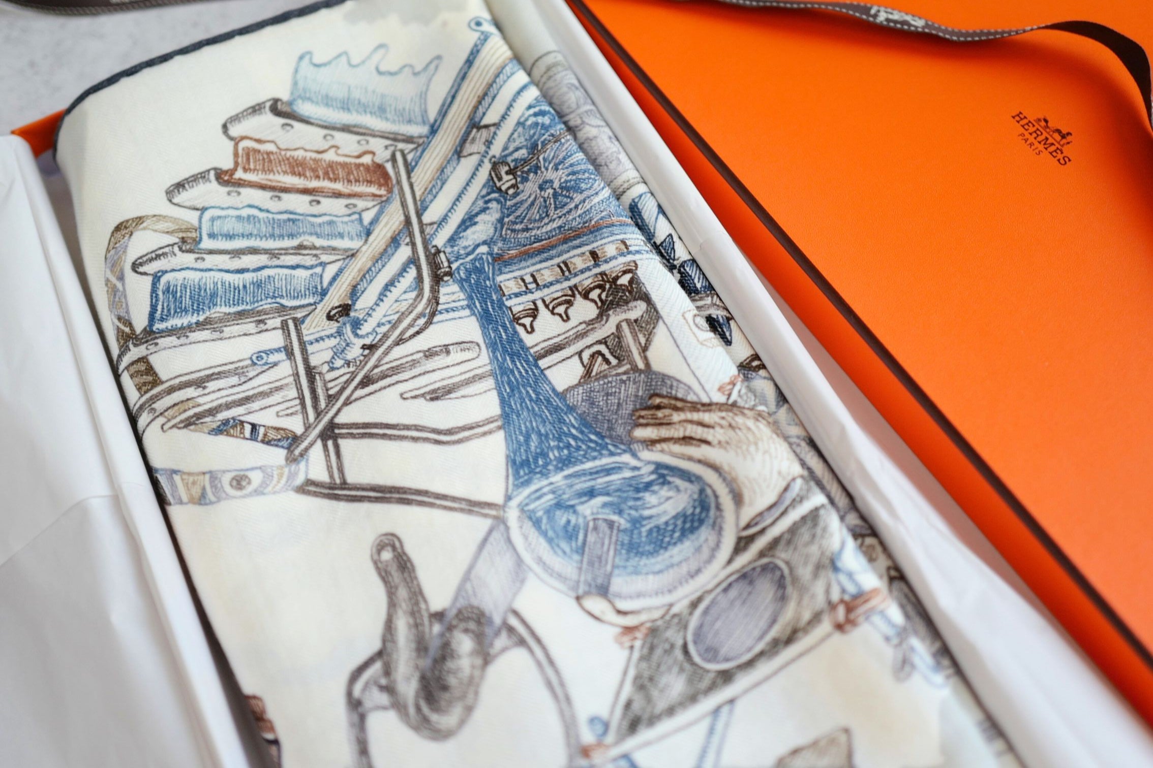 Hermès Le Monde d'Hermès Shawl 140 Cashmere Silk Scarf Blanc Ardoise Etoupe