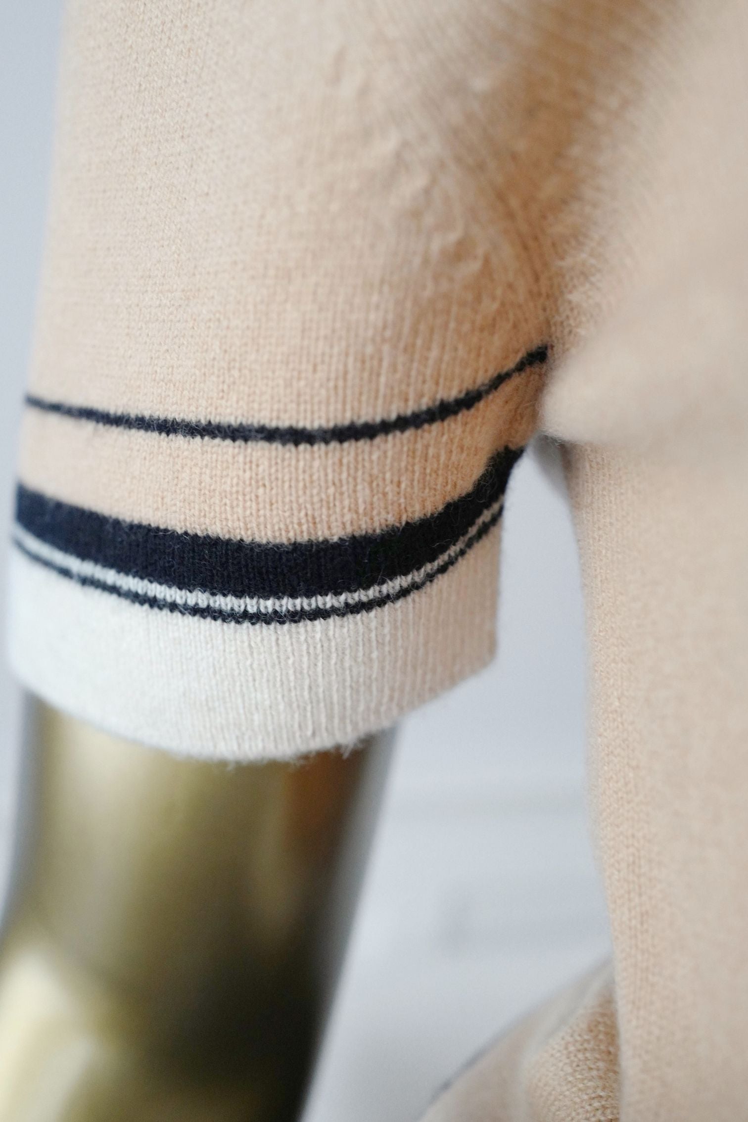 Hermès Sweater Short Sleeved "Ex-Libris" Beige Cajou Cashmere Size 36